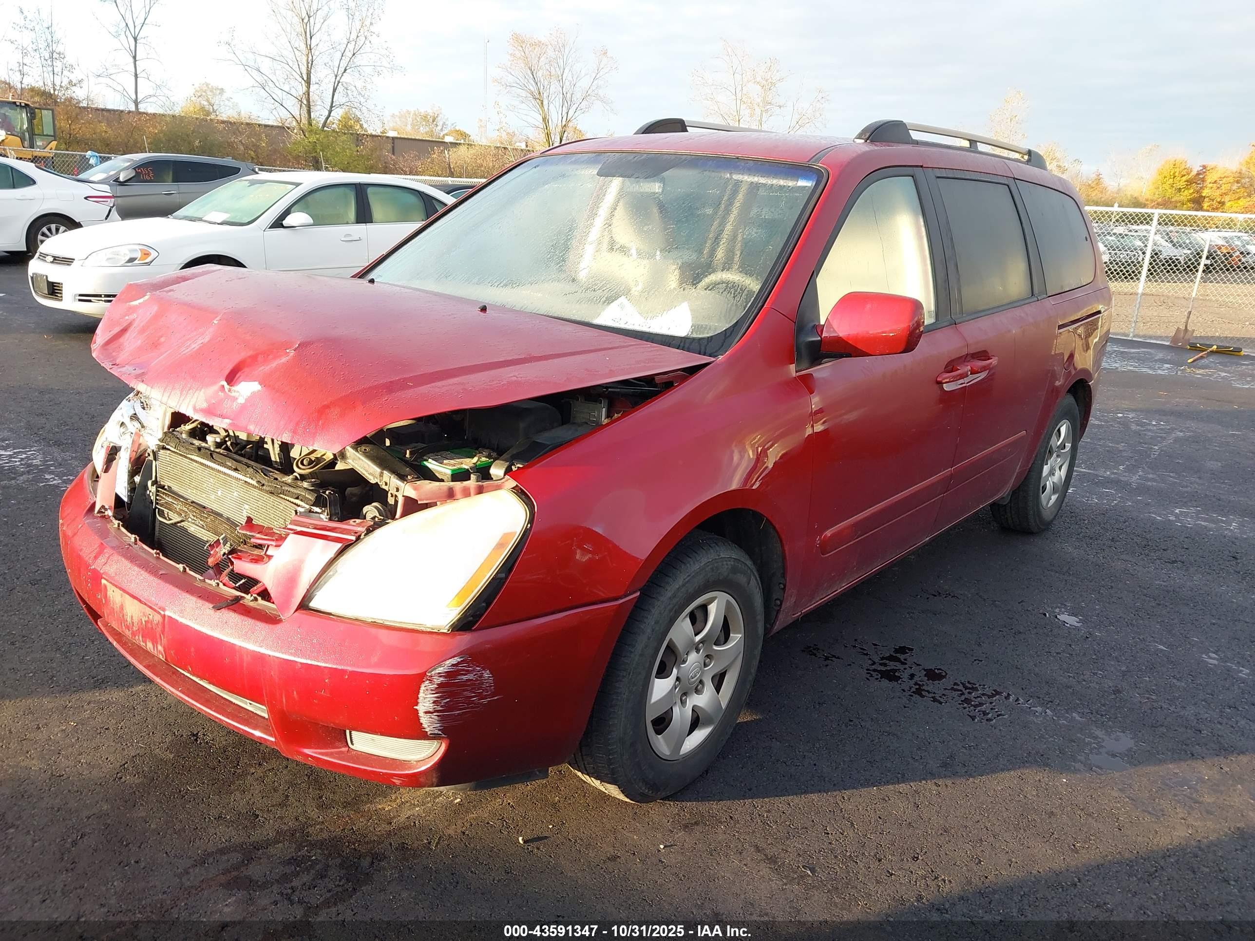 KIA SEDONA image 2