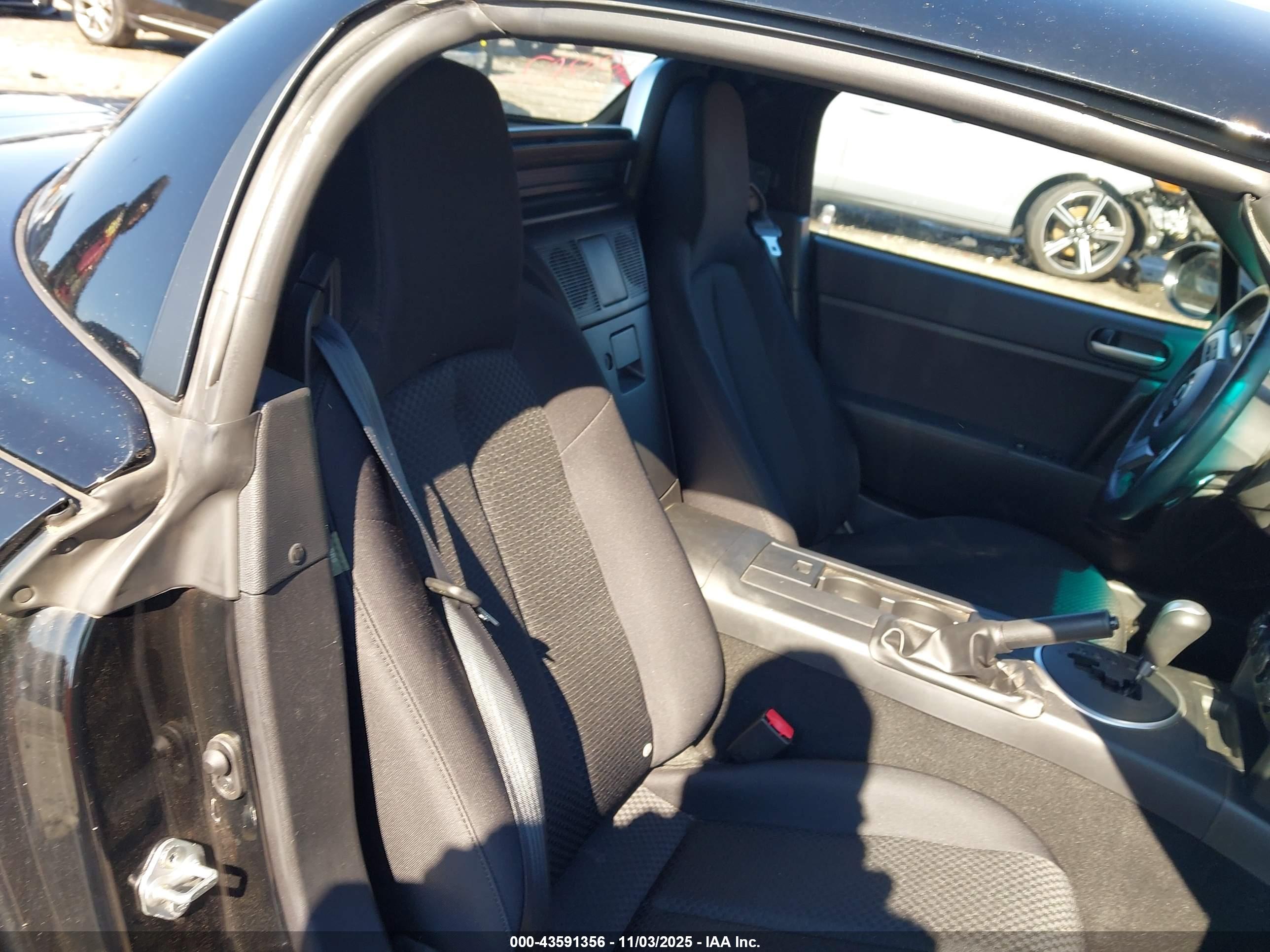 MAZDA MX-5 image 8