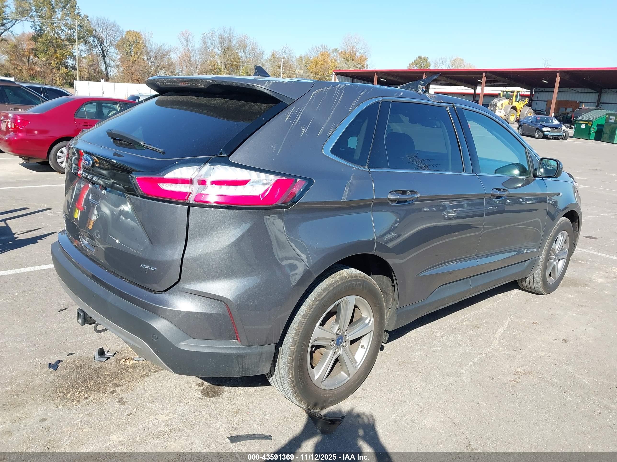 FORD EDGE image 4