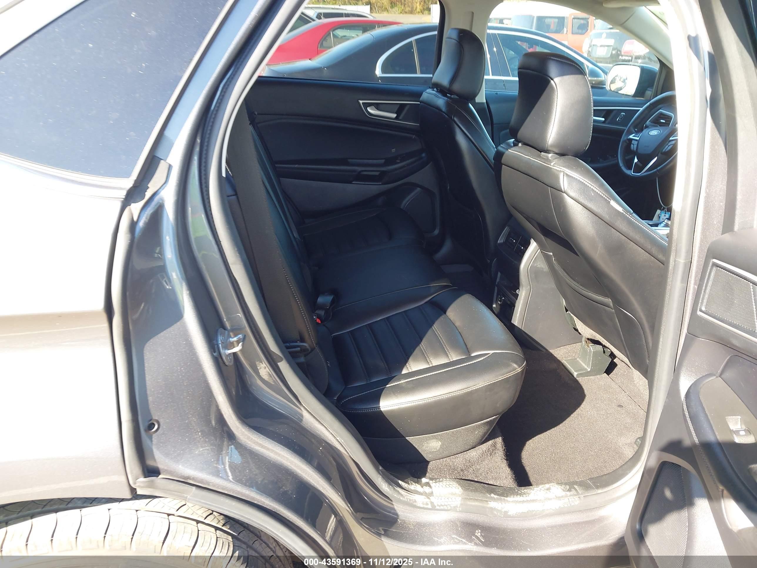 FORD EDGE image 8