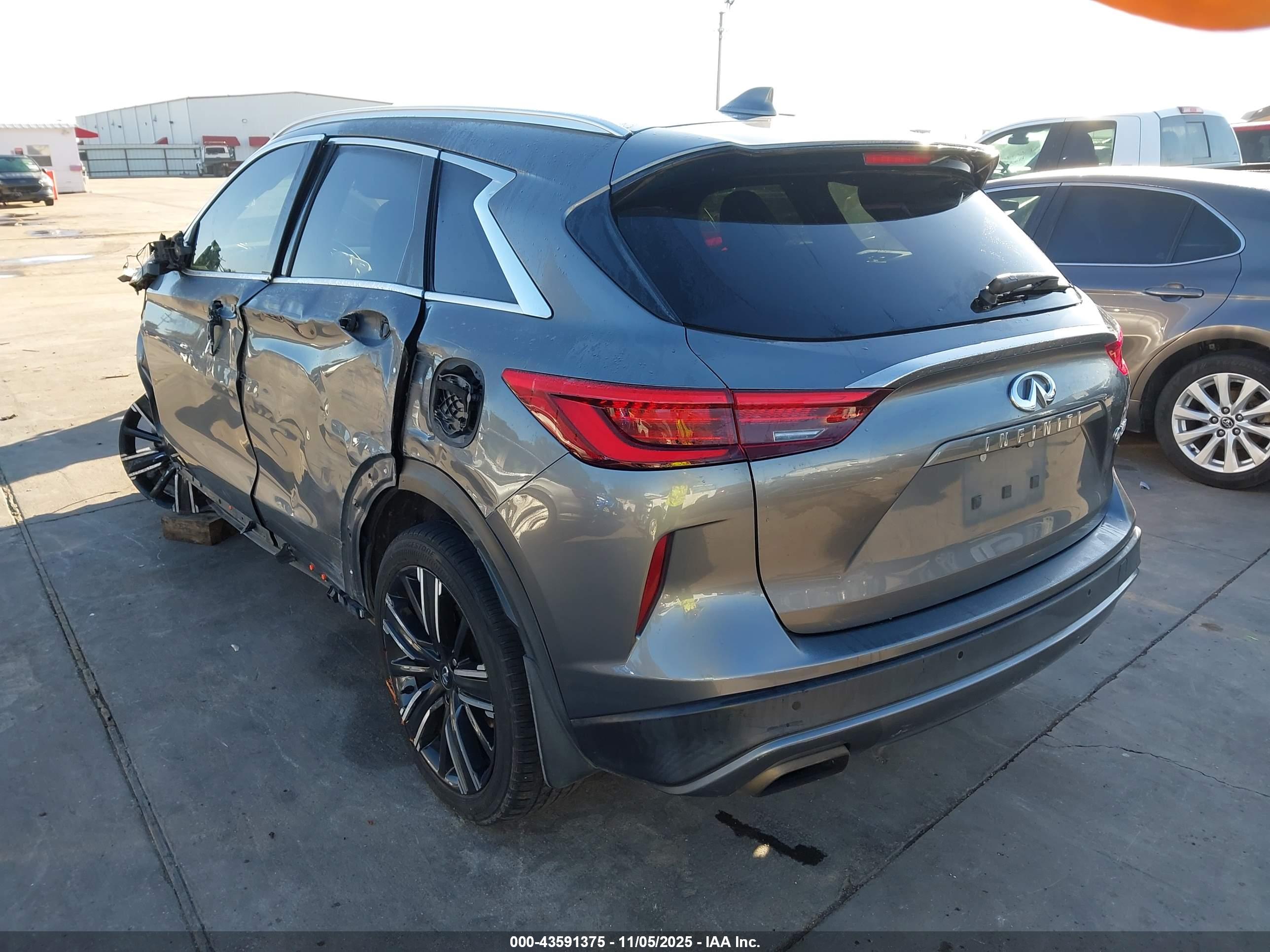 INFINITI QX50 image 3