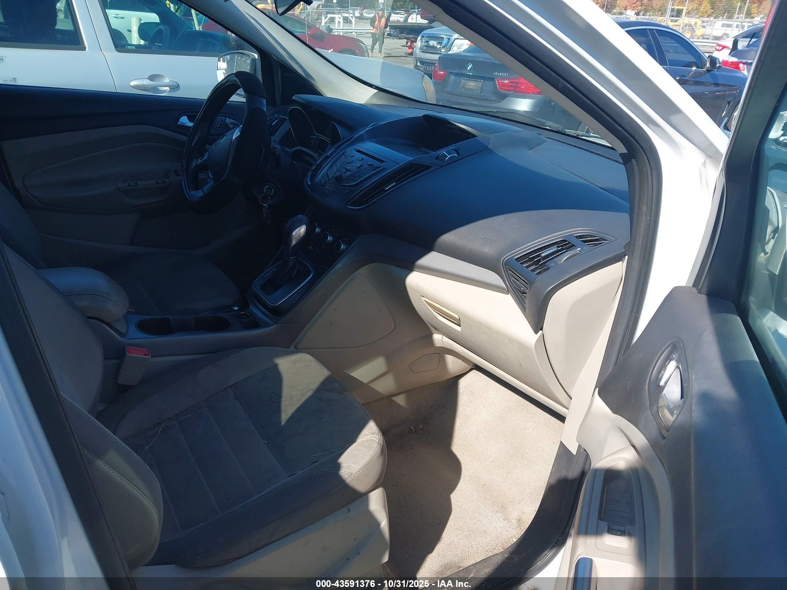 FORD ESCAPE image 5