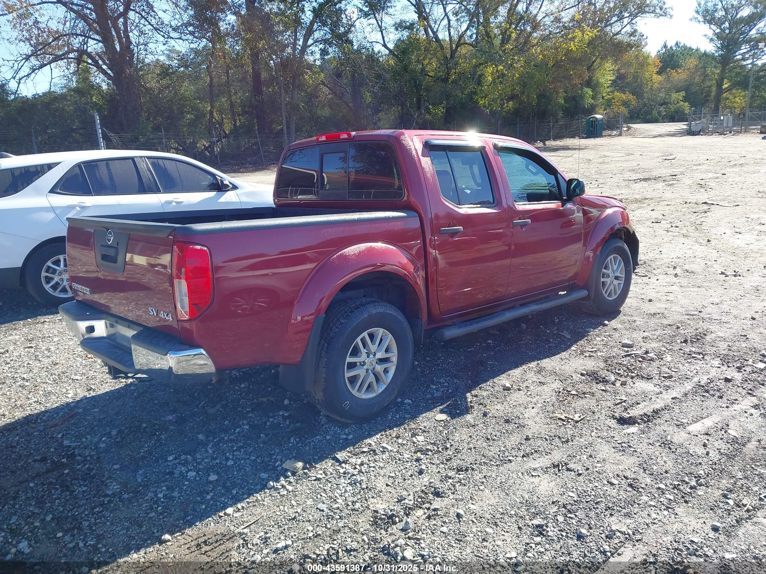 NISSAN FRONTIER image 4