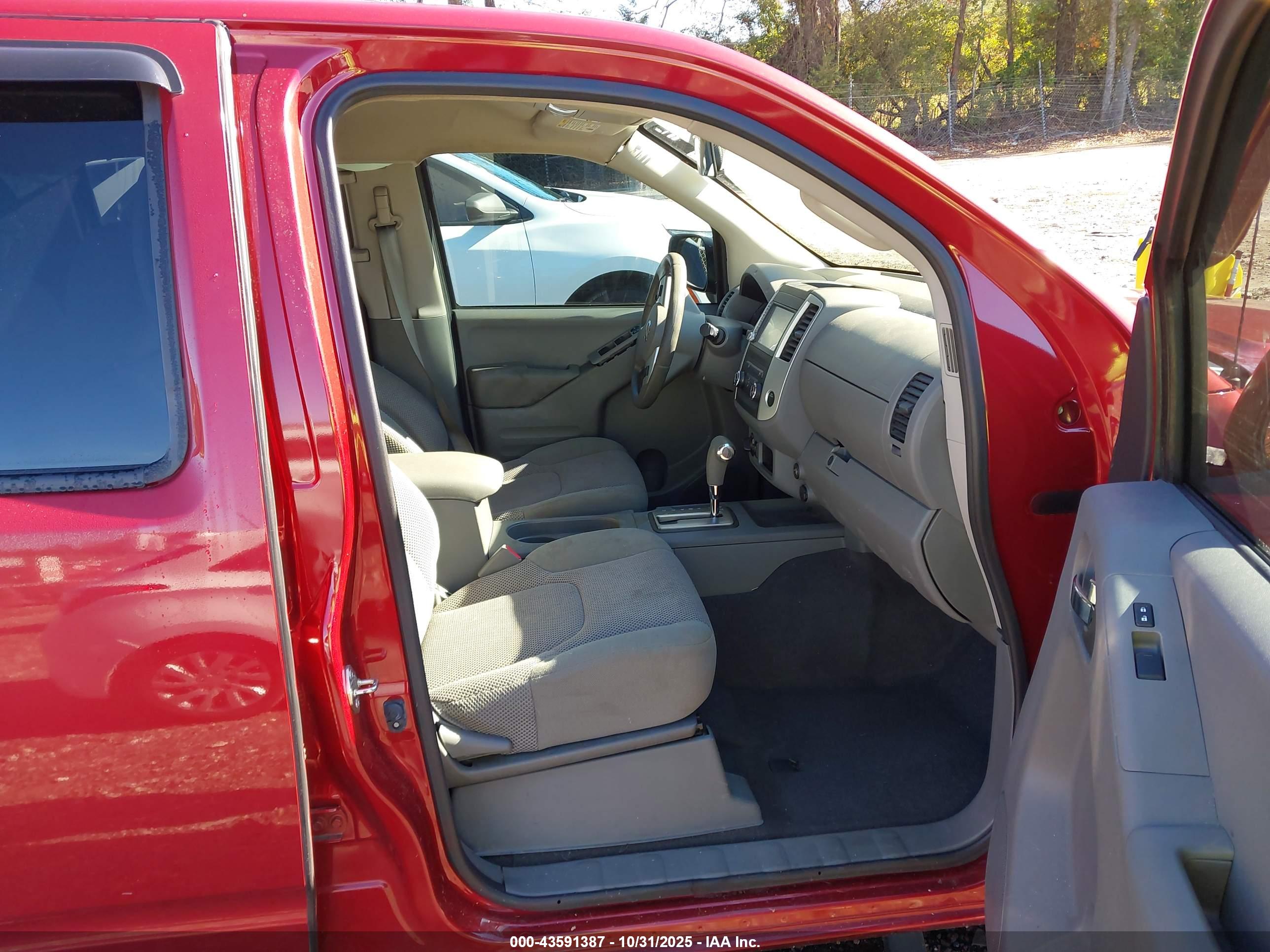 NISSAN FRONTIER image 5