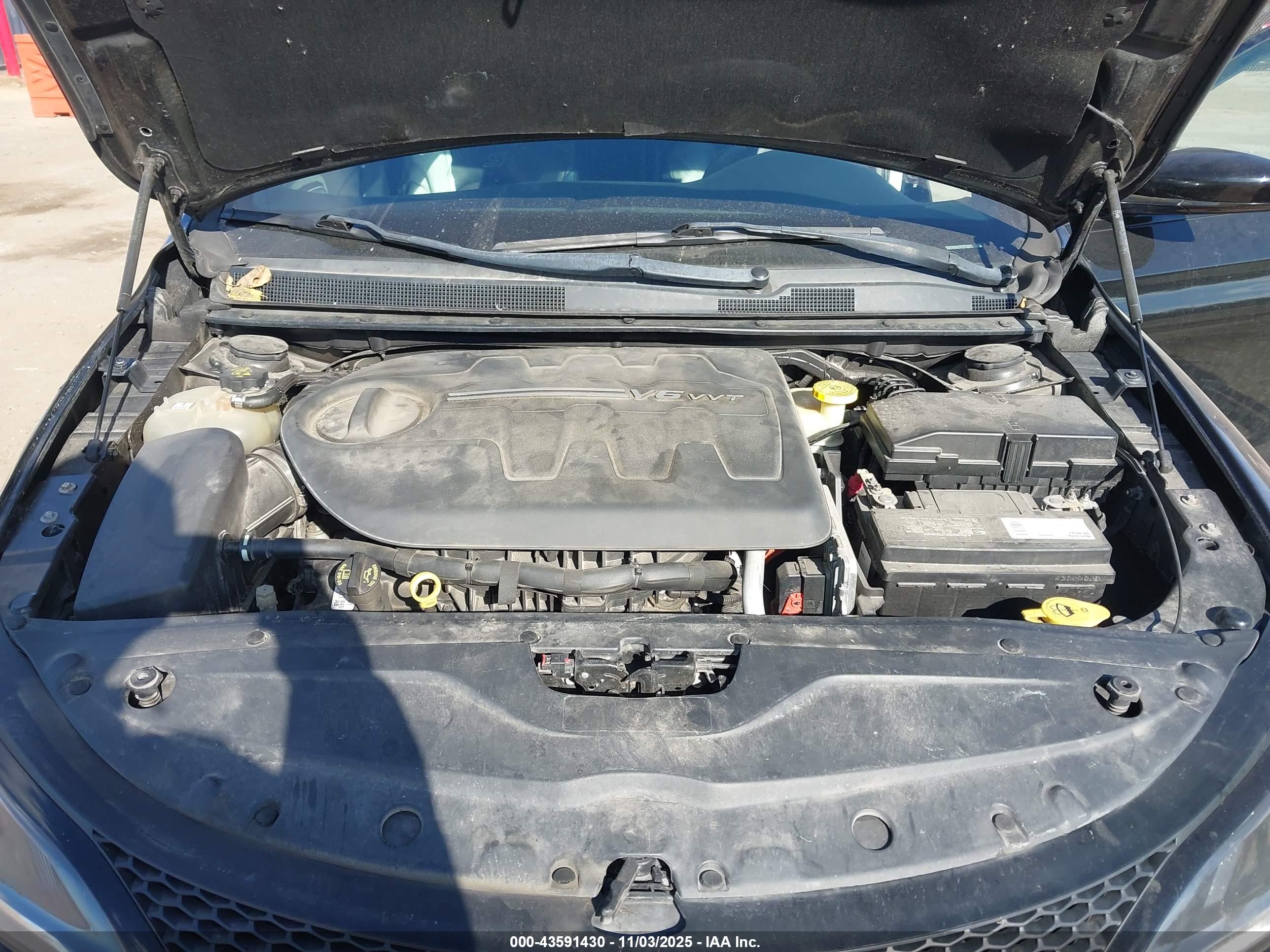 CHRYSLER 200 image 10