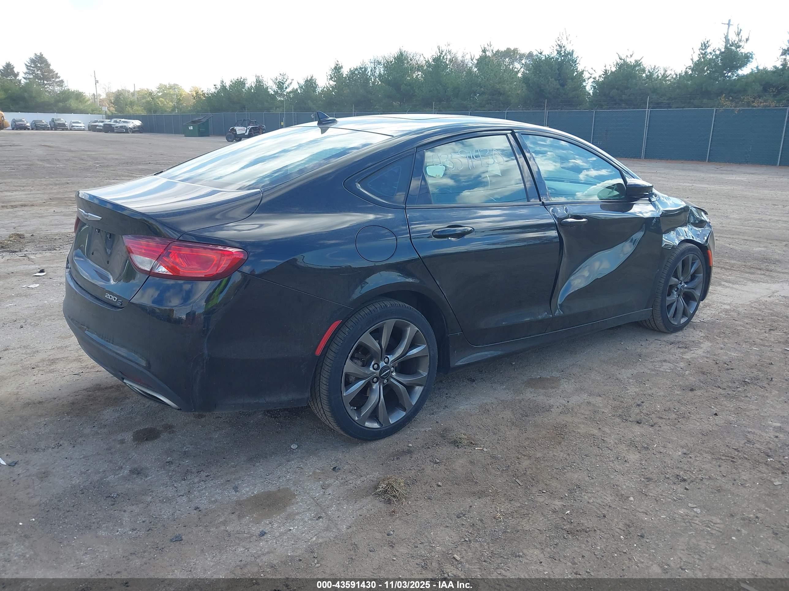 CHRYSLER 200 image 4