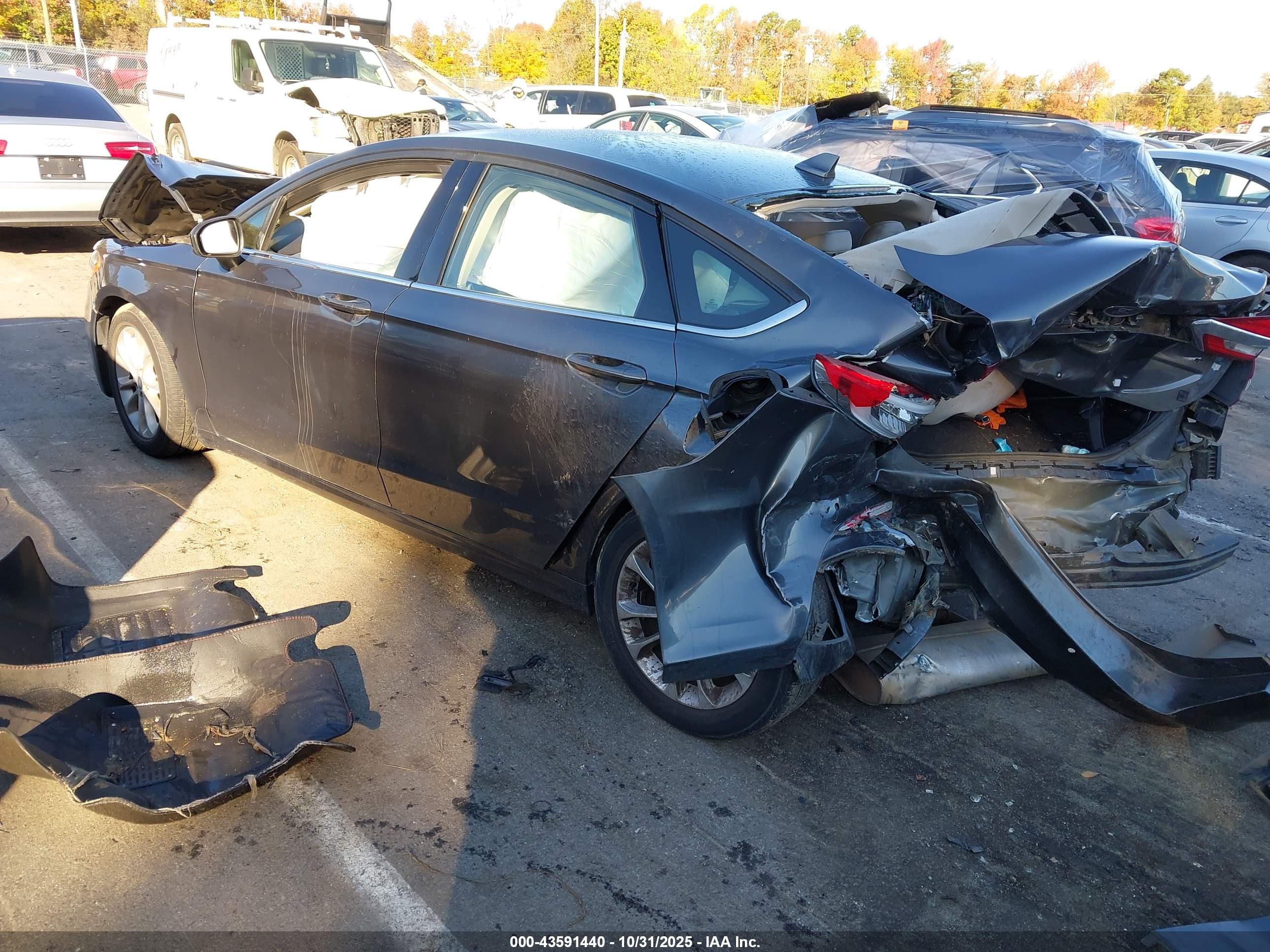 FORD FUSION image 3