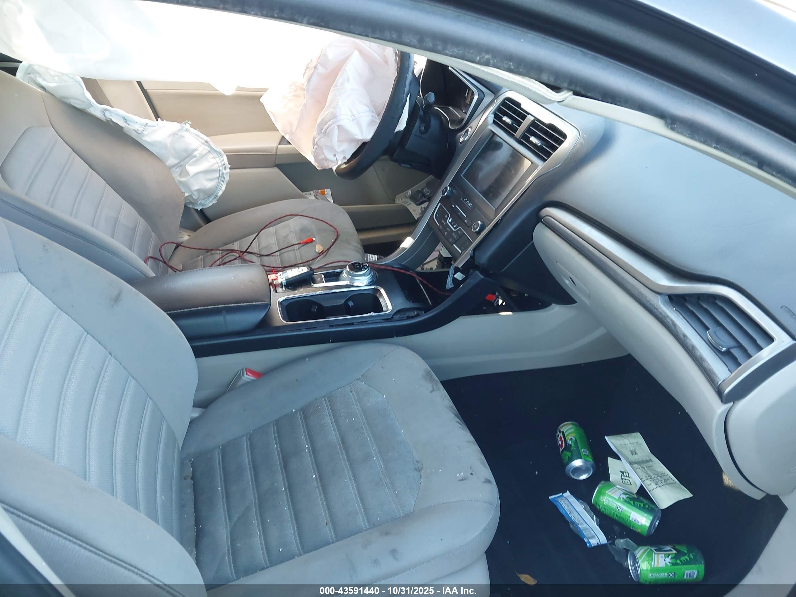 FORD FUSION image 5