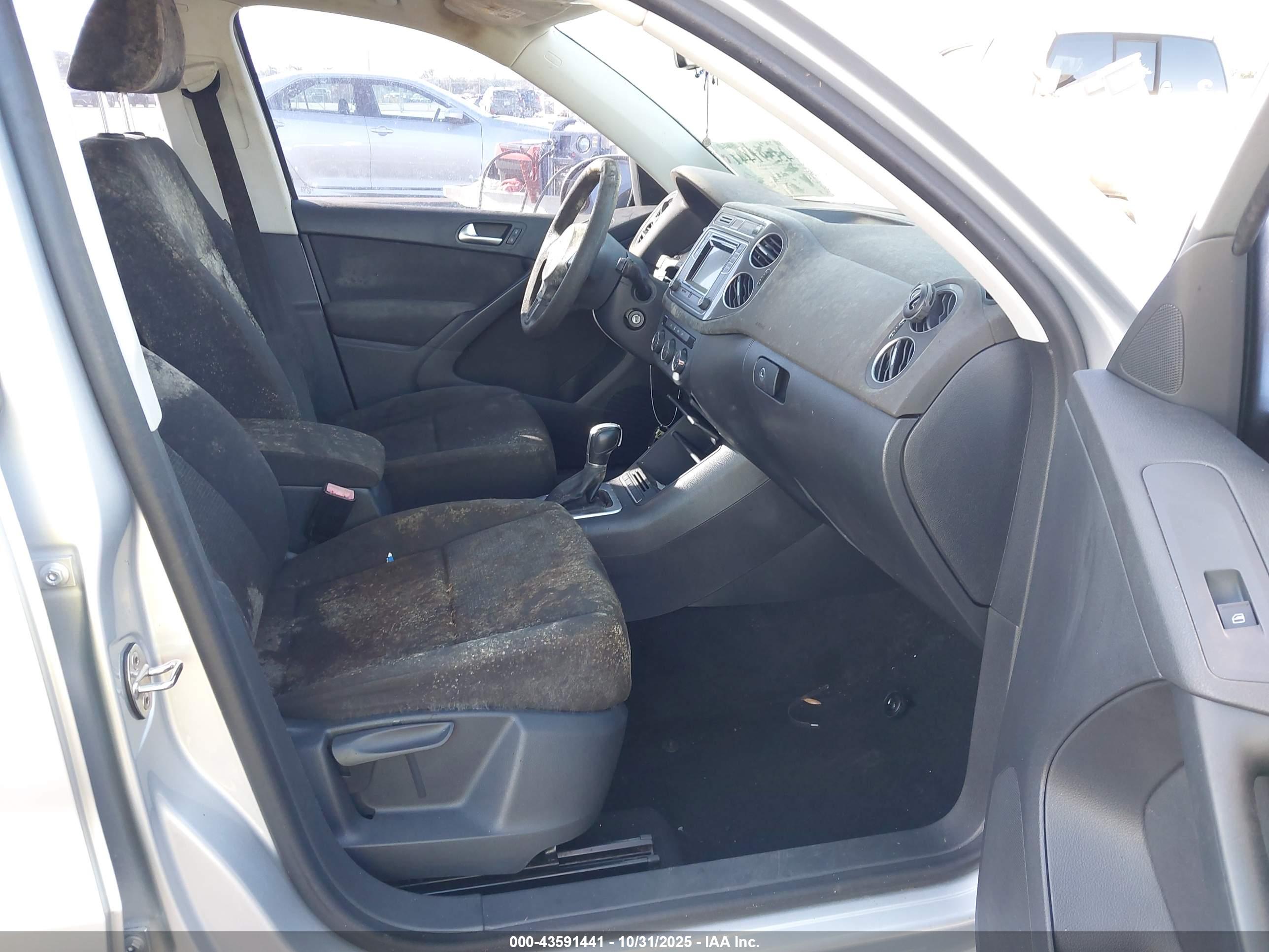 VOLKSWAGEN TIGUAN image 5
