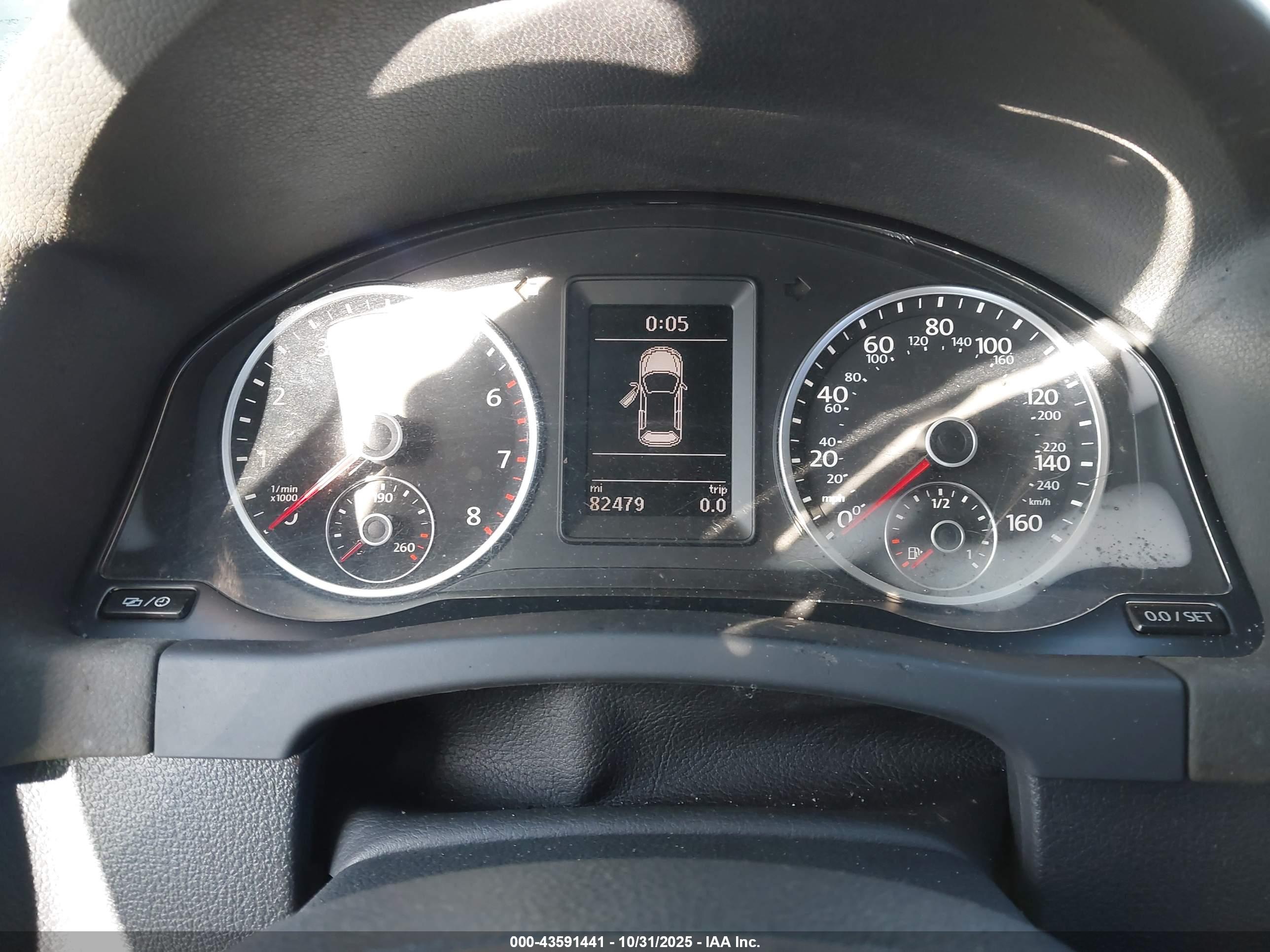 VOLKSWAGEN TIGUAN image 7