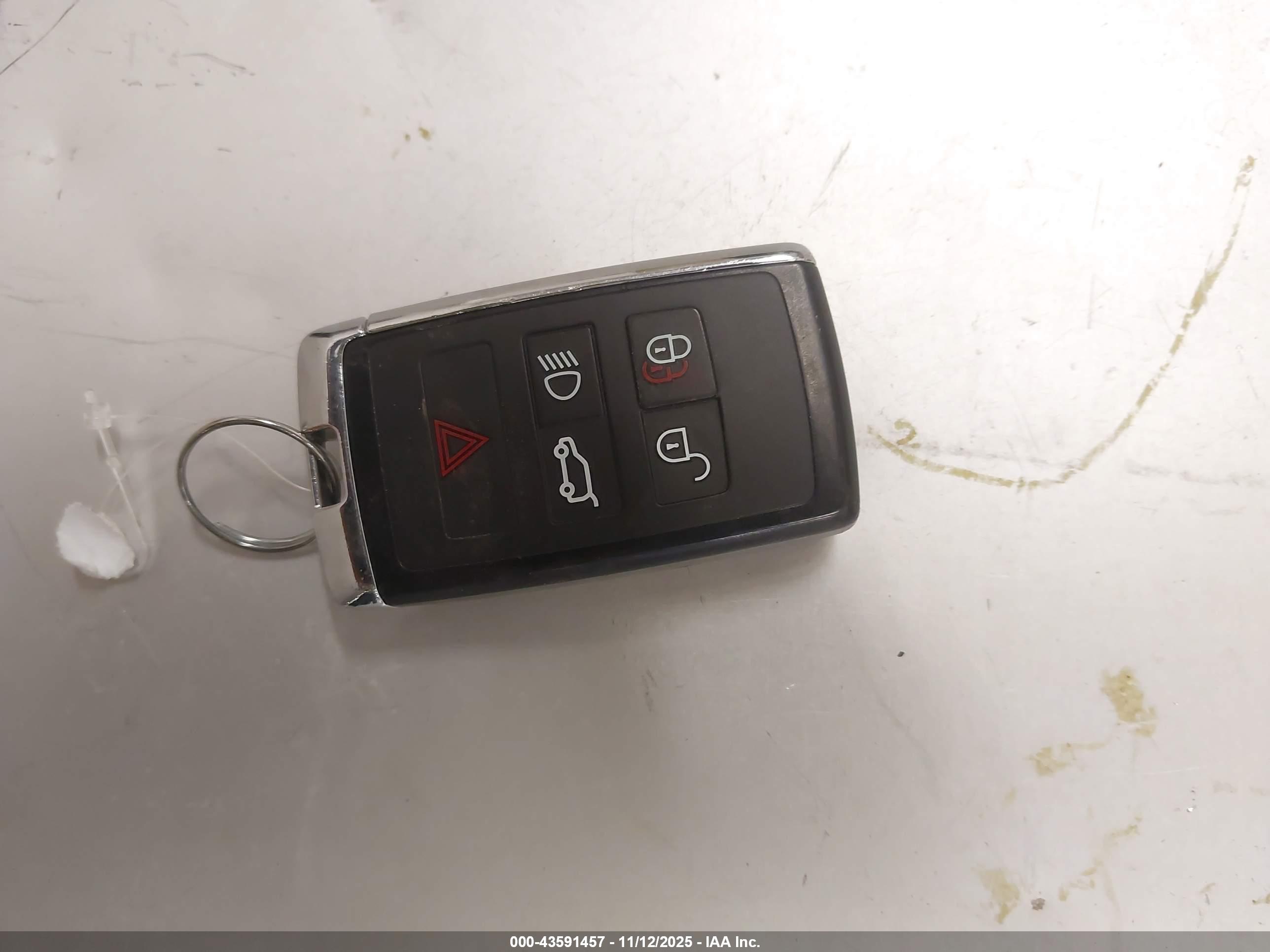 LAND ROVER image 11