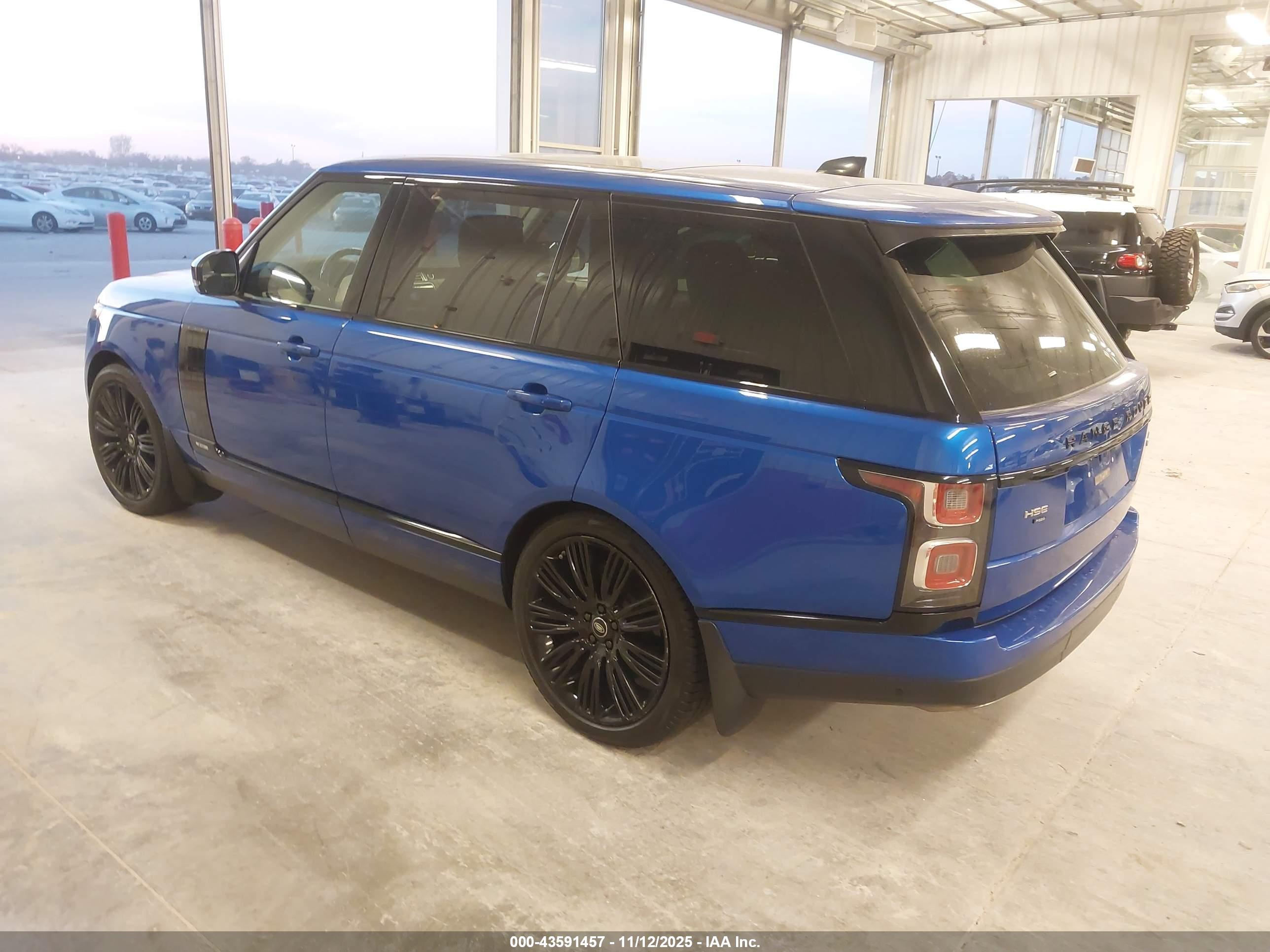 LAND ROVER image 3