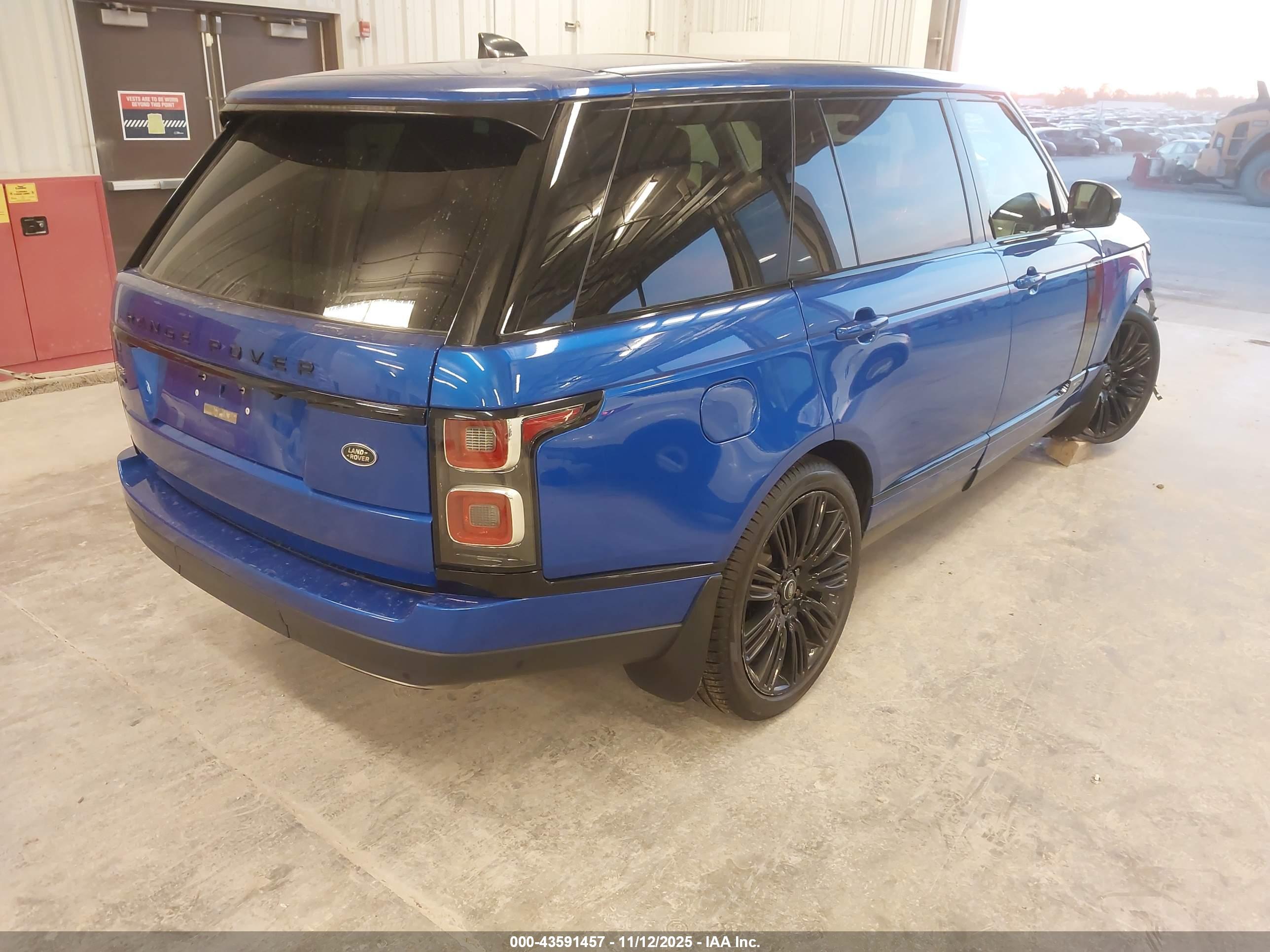 LAND ROVER image 4