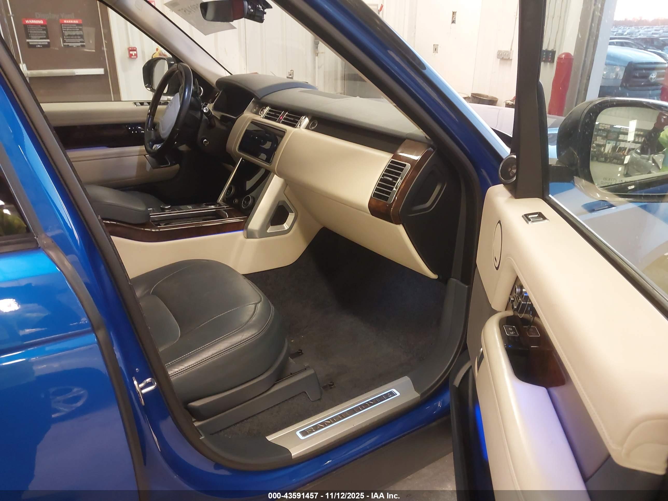 LAND ROVER image 5