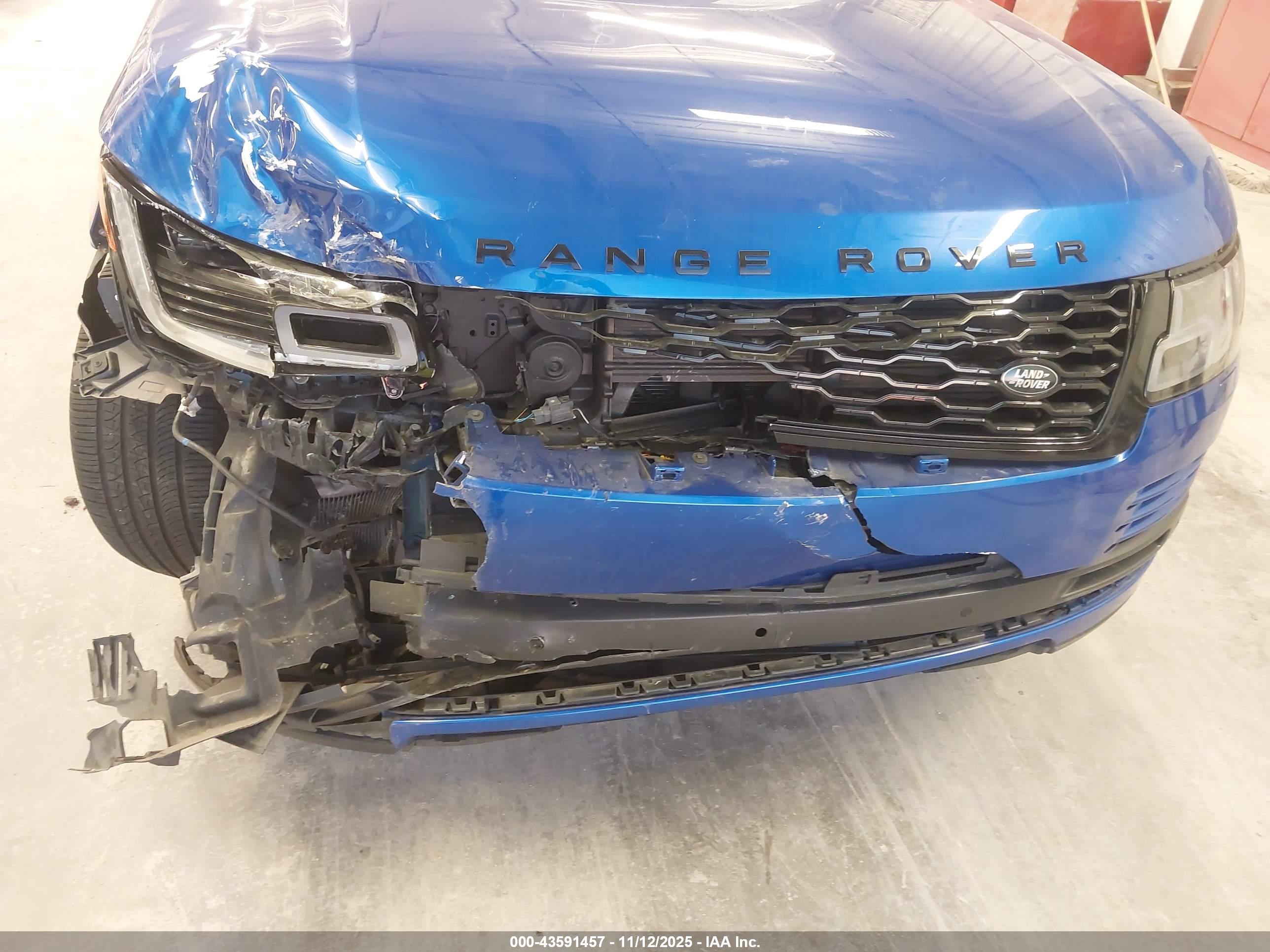 LAND ROVER image 6
