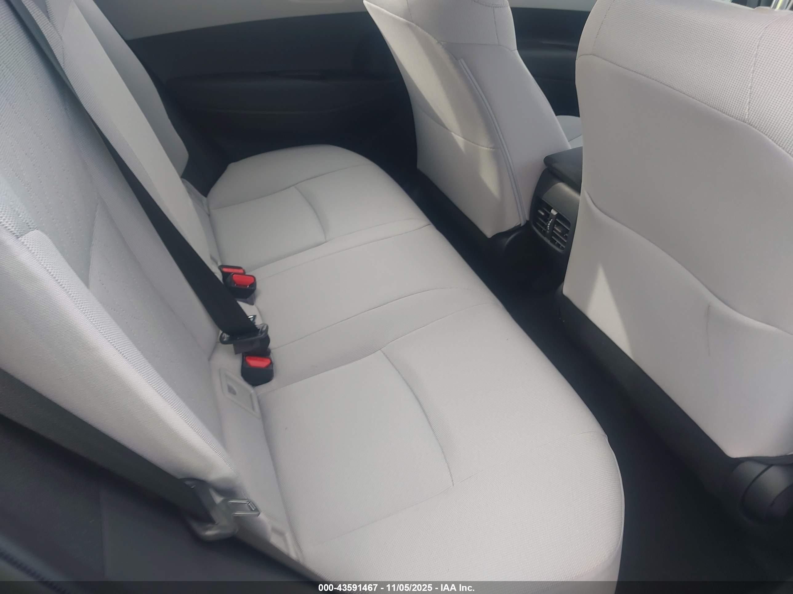 TOYOTA COROLLA image 8
