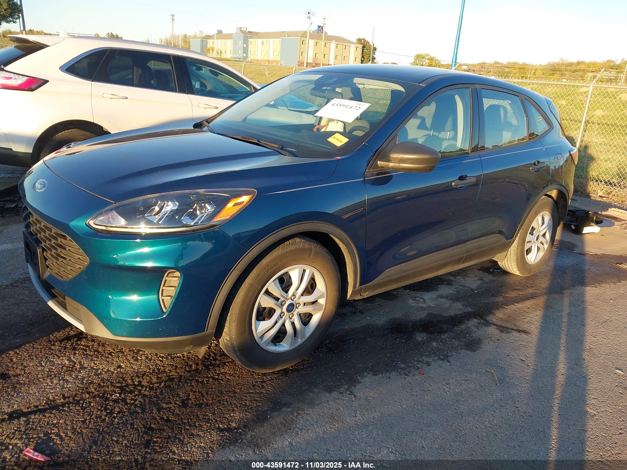 FORD ESCAPE image 2