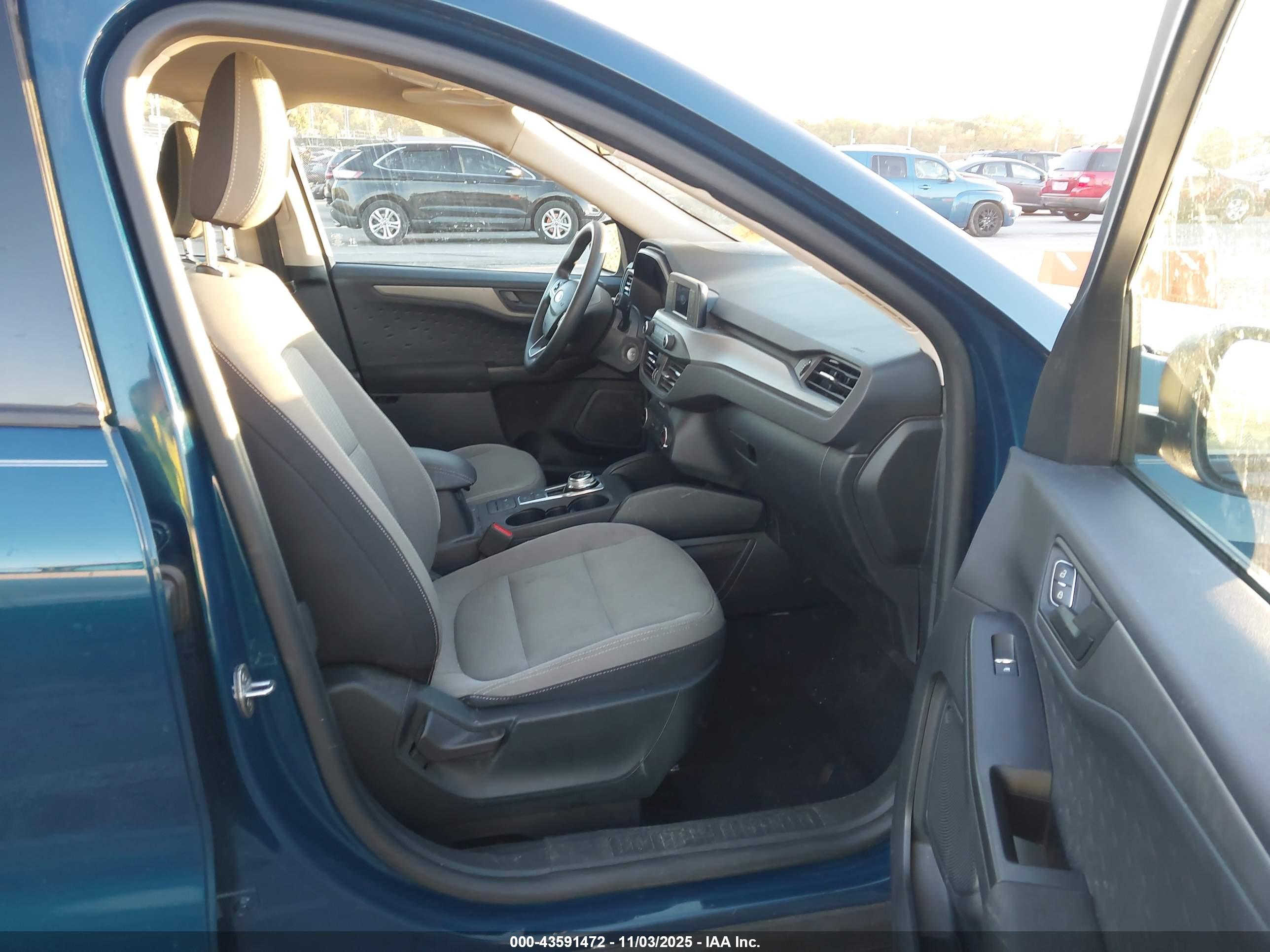FORD ESCAPE image 5