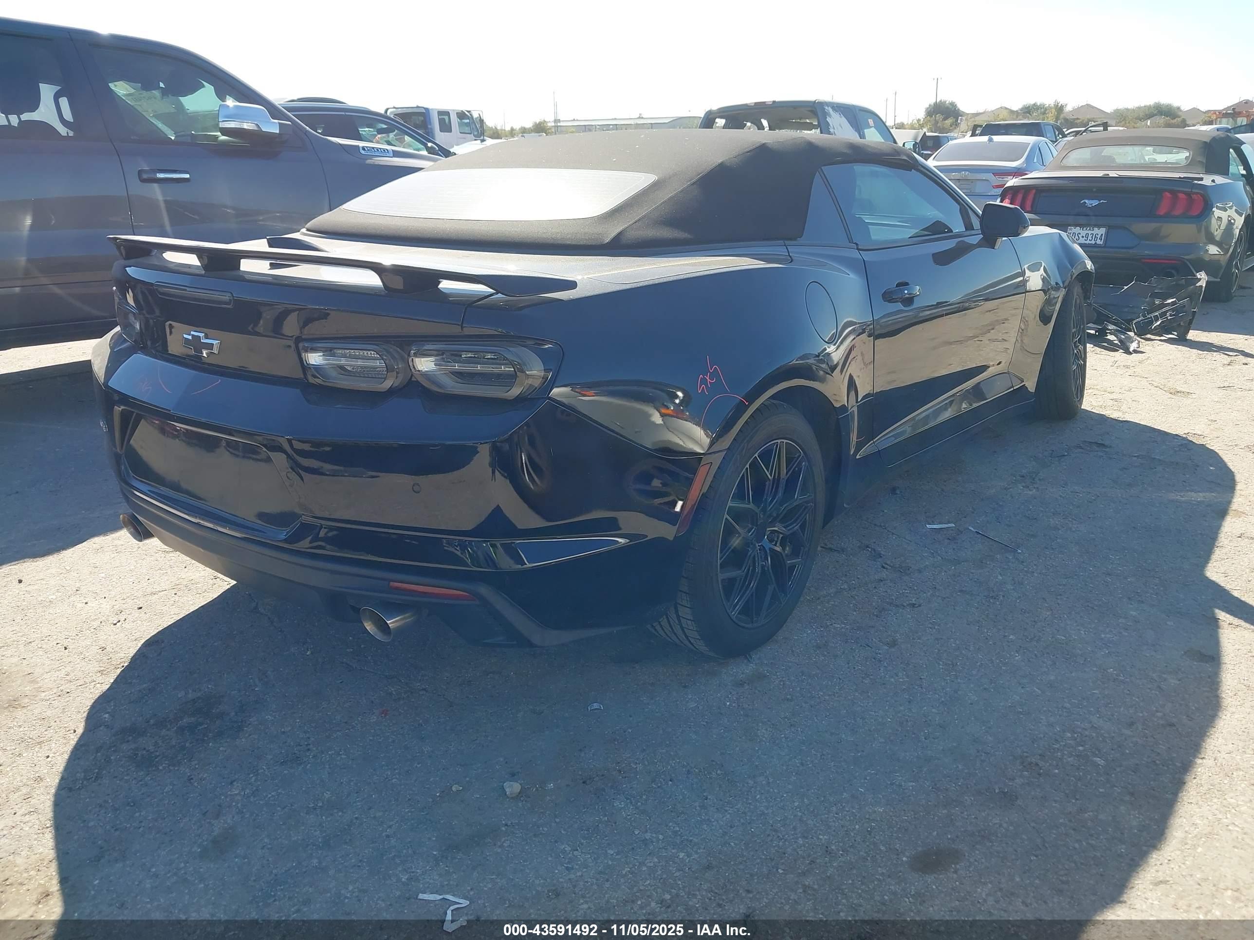 CHEVROLET CAMARO image 4