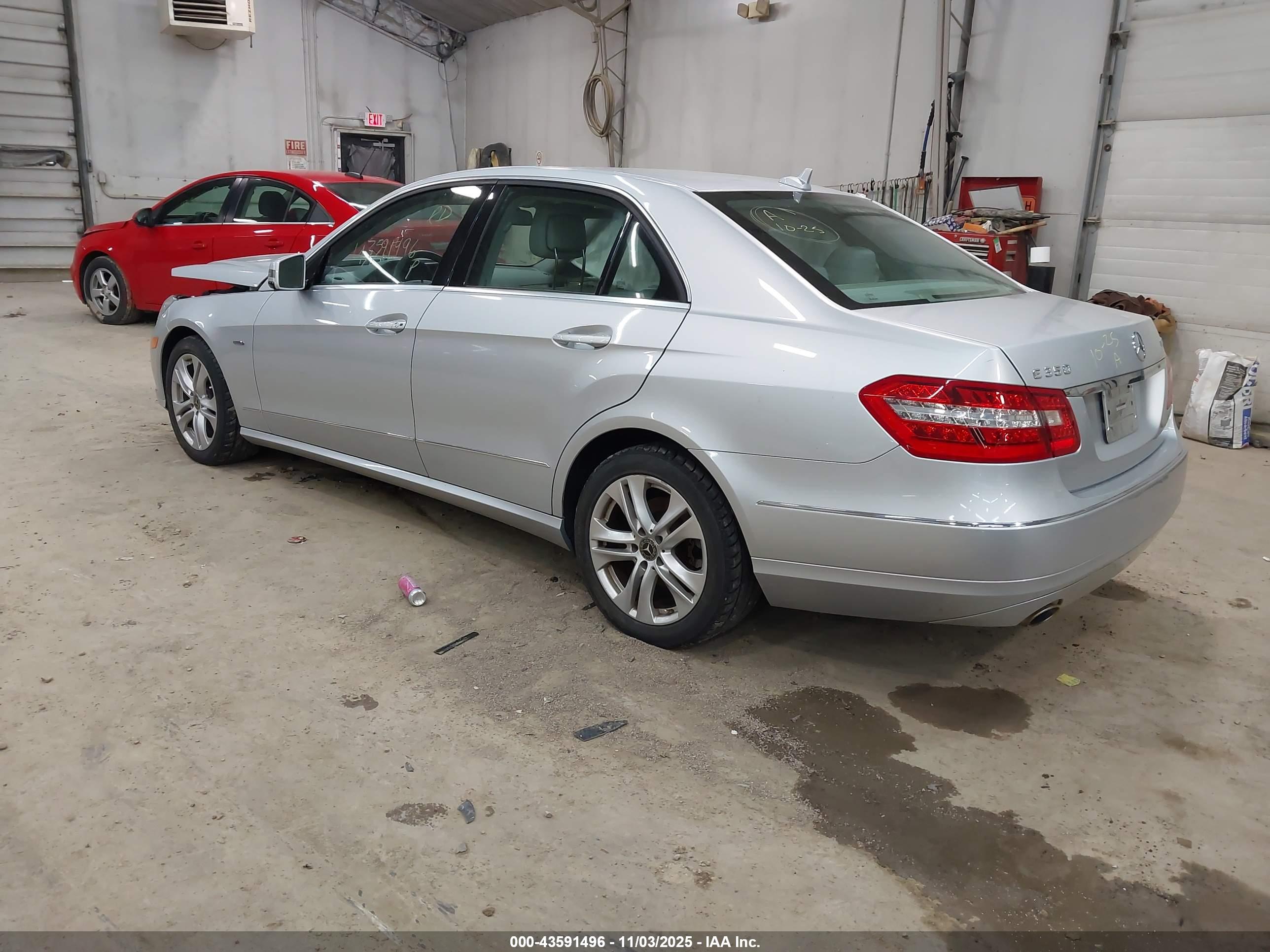 MERCEDES-BENZ E image 3