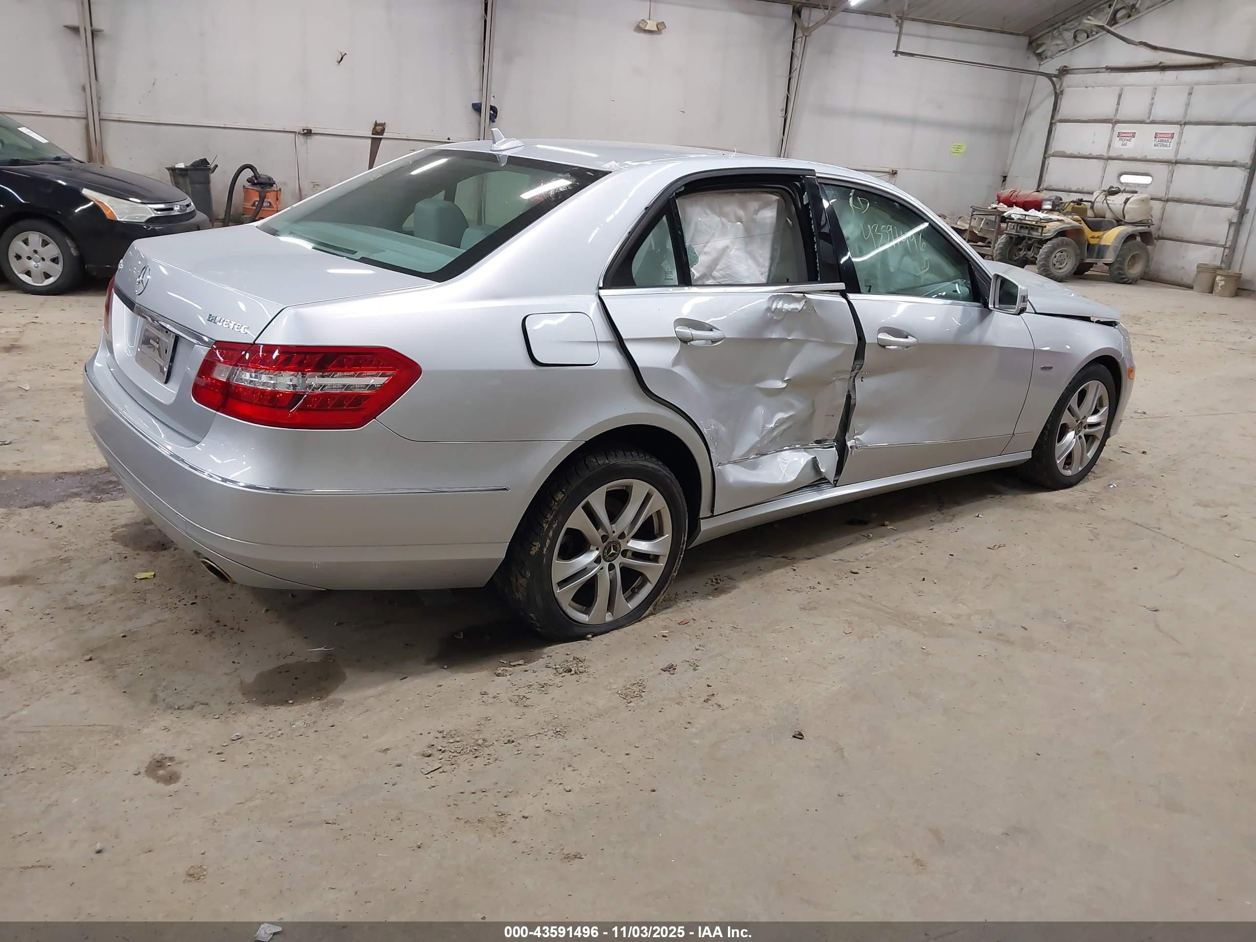 MERCEDES-BENZ E image 4