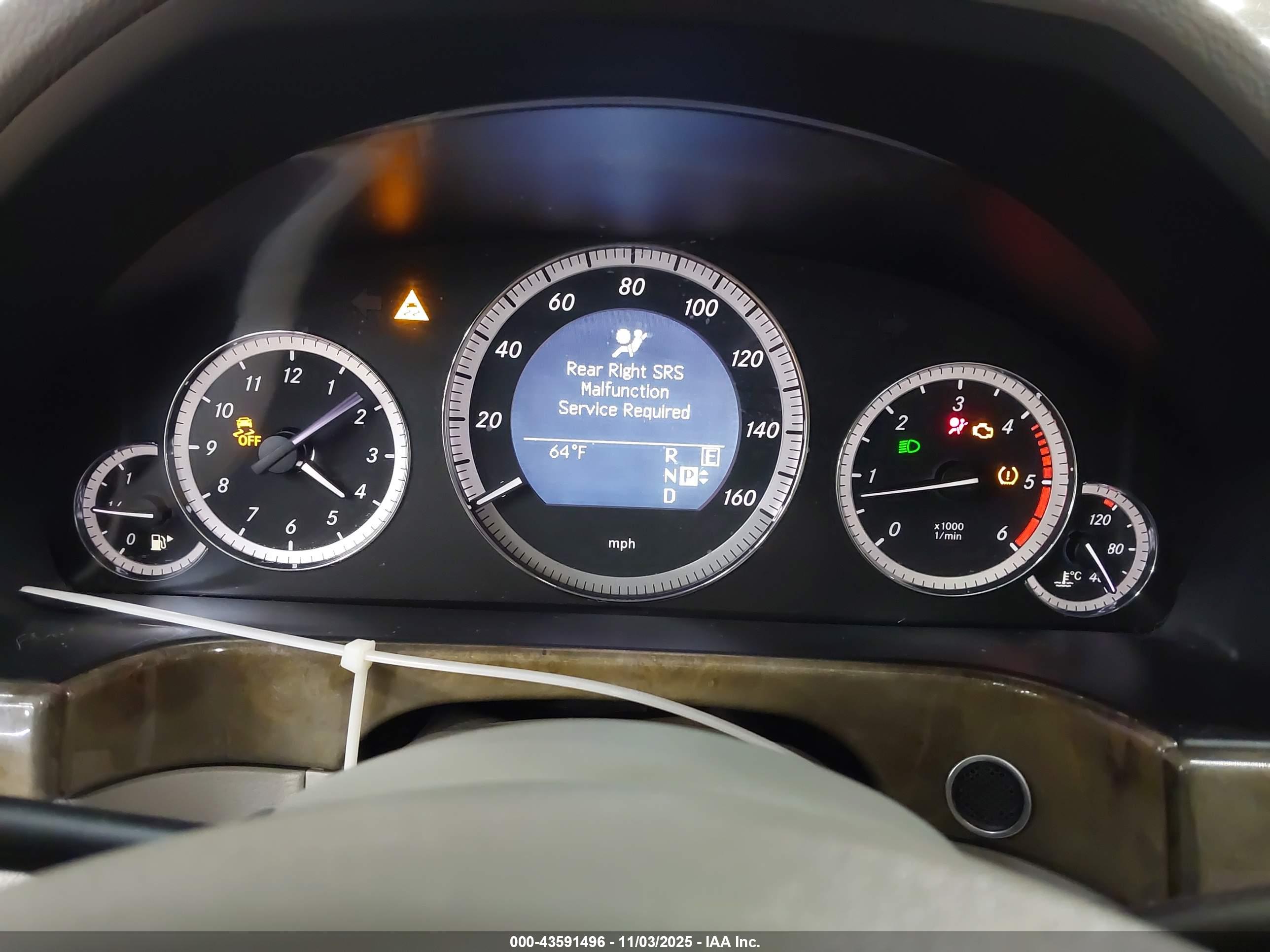 MERCEDES-BENZ E image 7