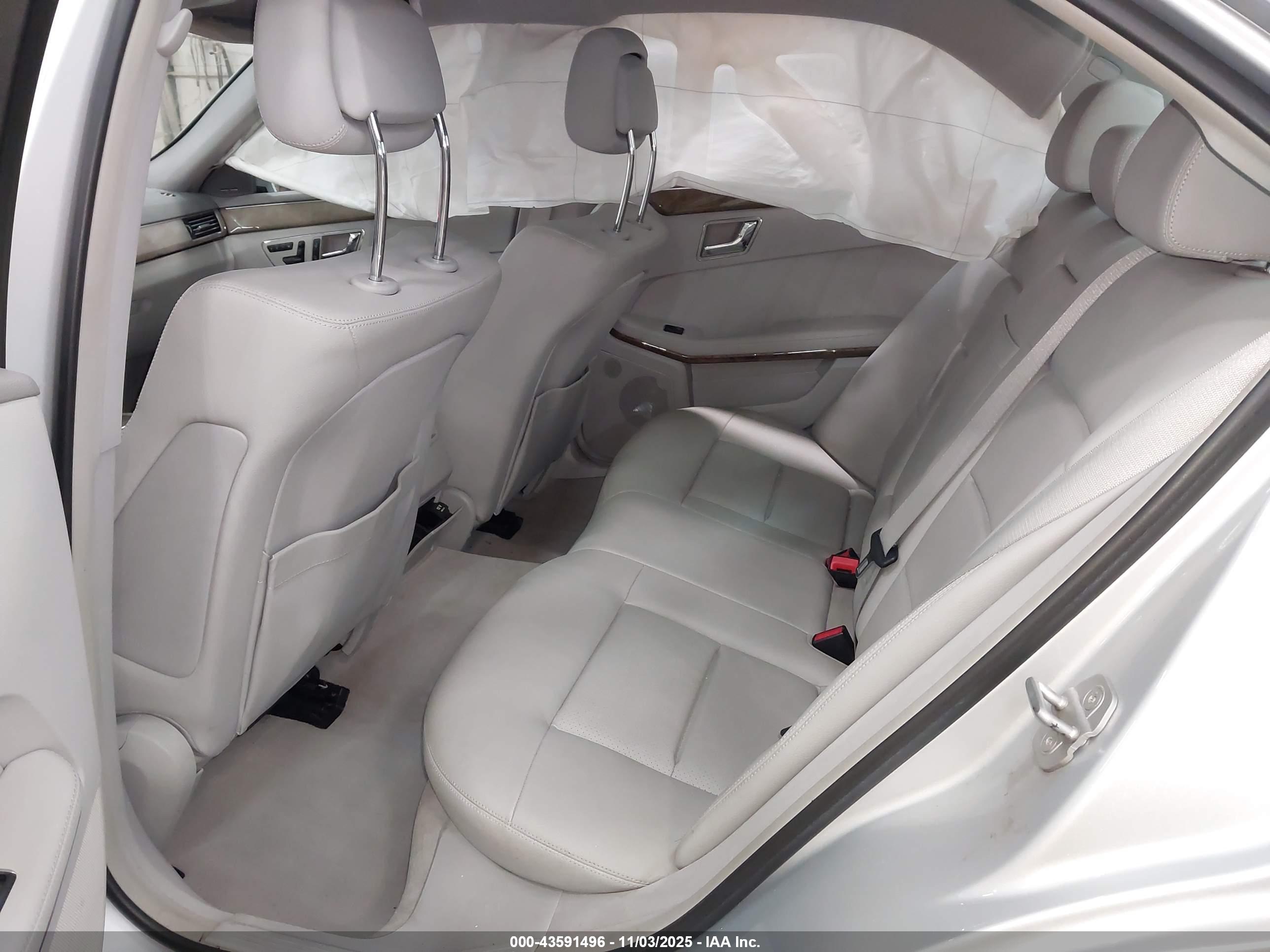 MERCEDES-BENZ E image 8