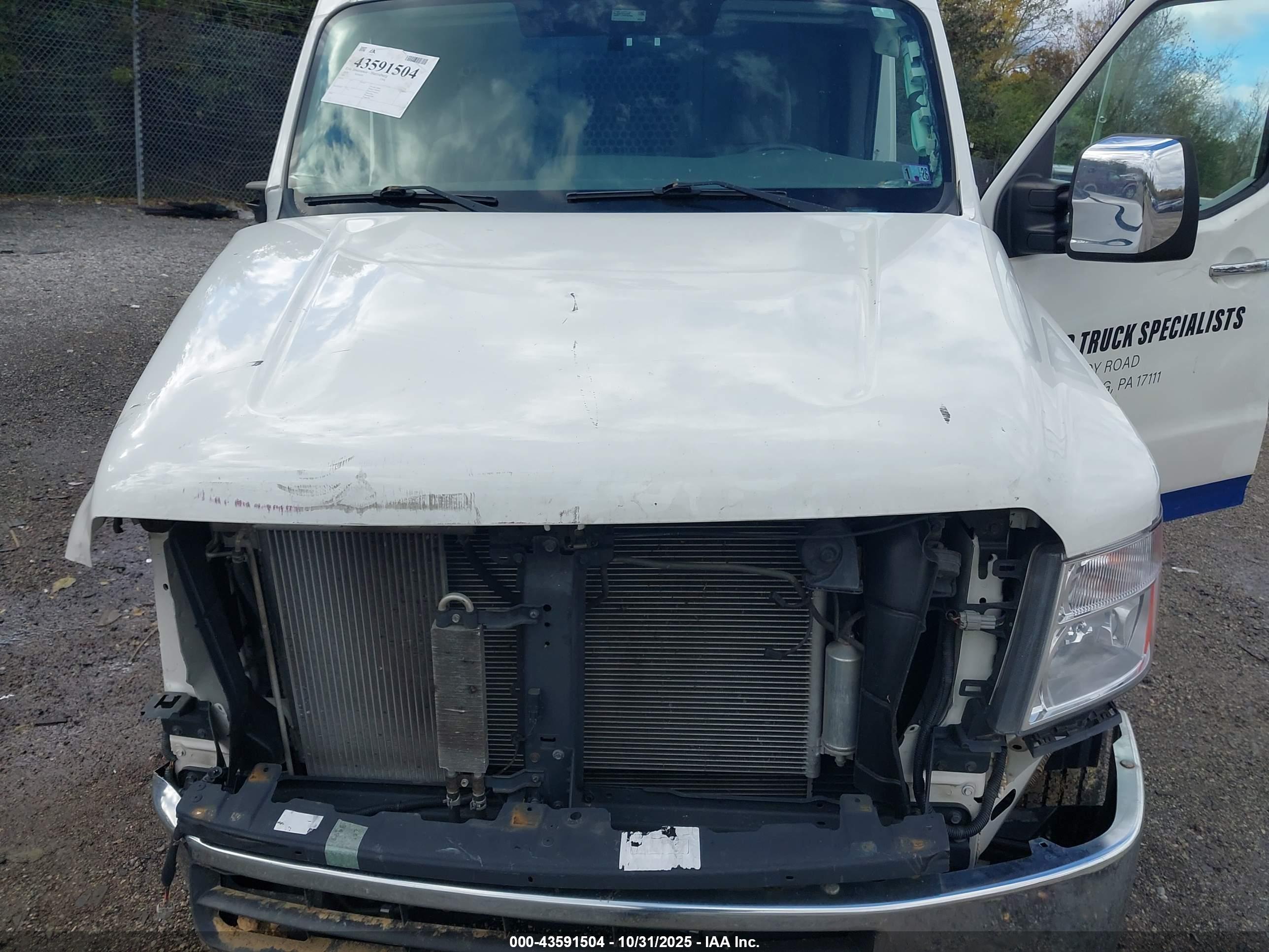 NISSAN NV image 10