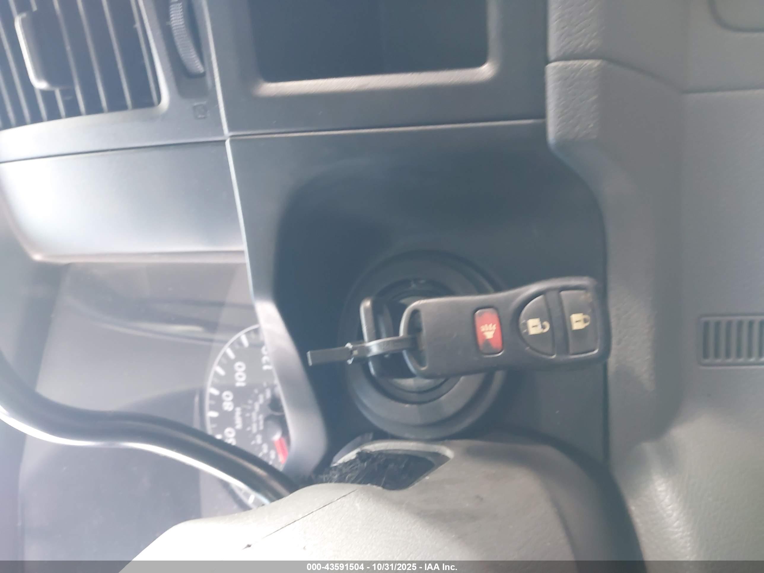 NISSAN NV image 11