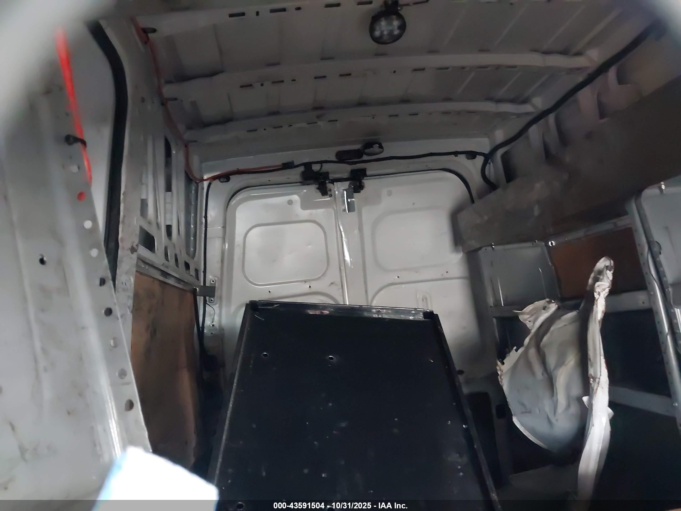 NISSAN NV image 8