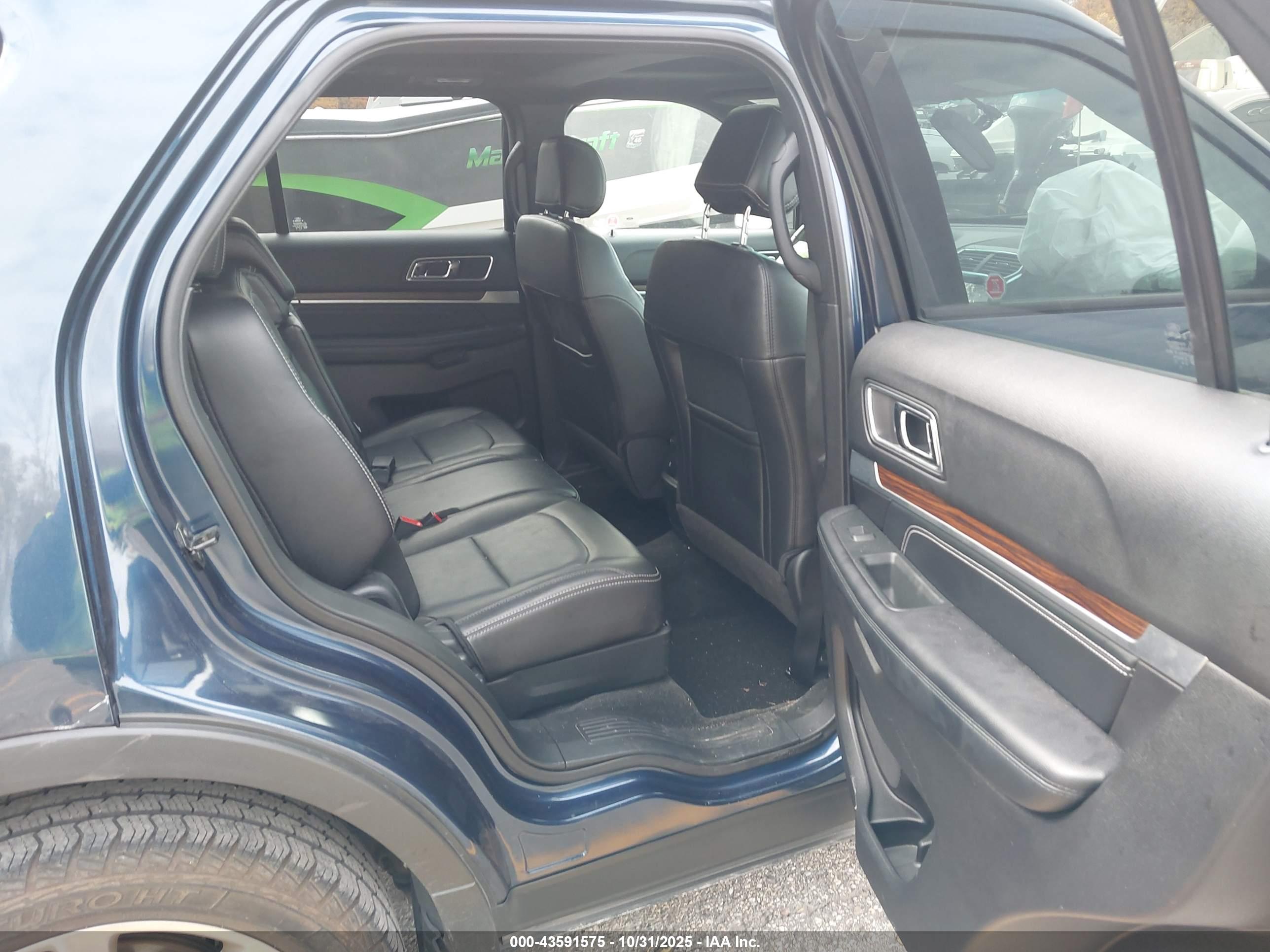 FORD EXPLORER image 8