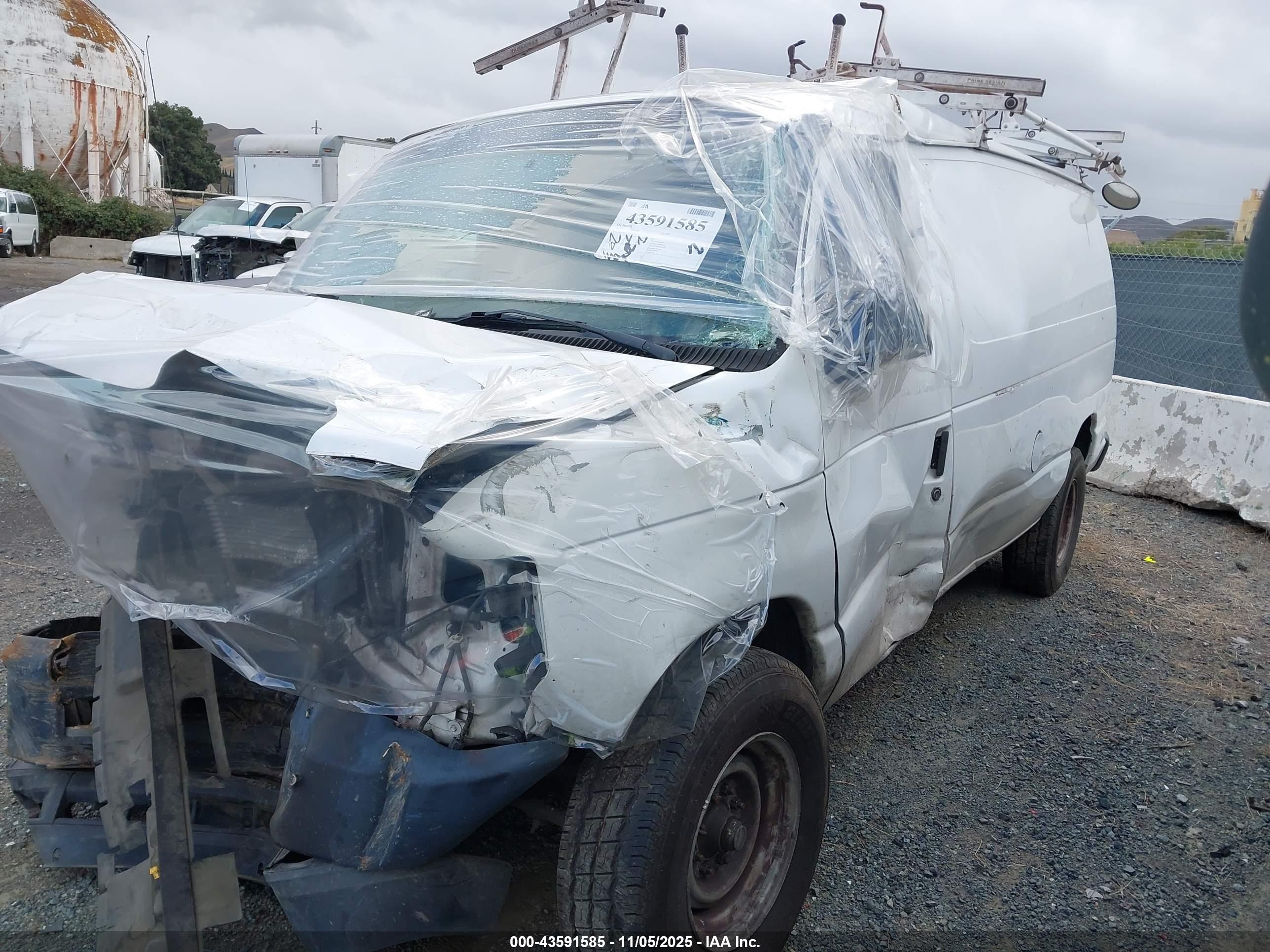 FORD E-150 image 2