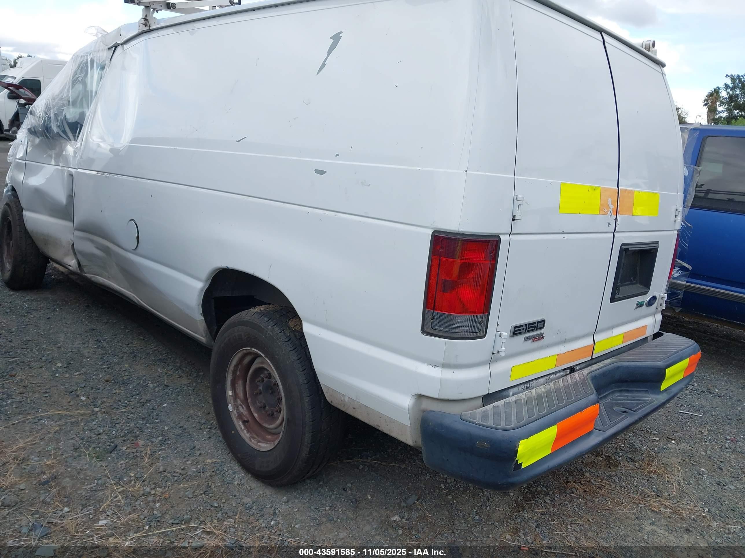 FORD E-150 image 3