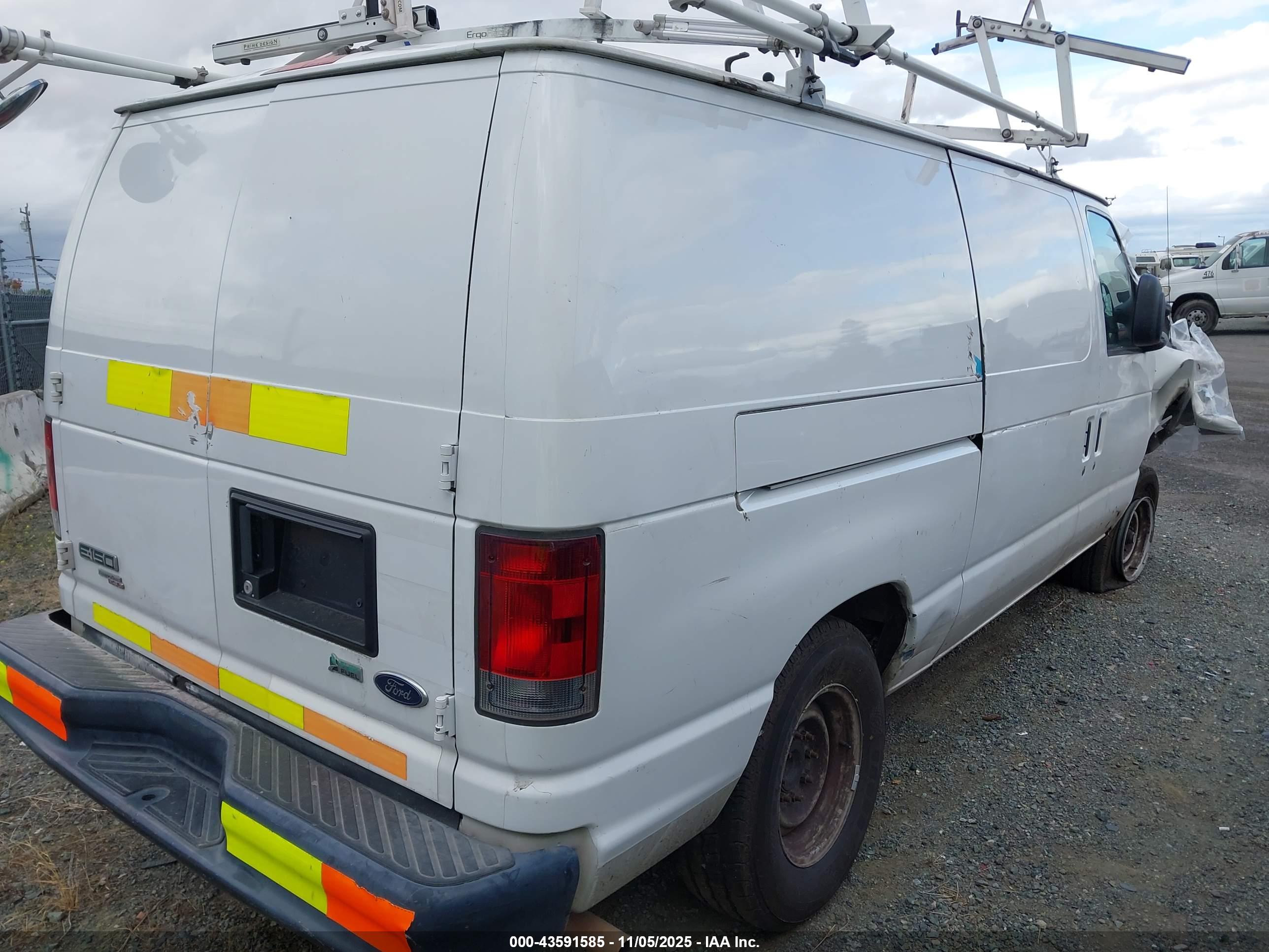 FORD E-150 image 4