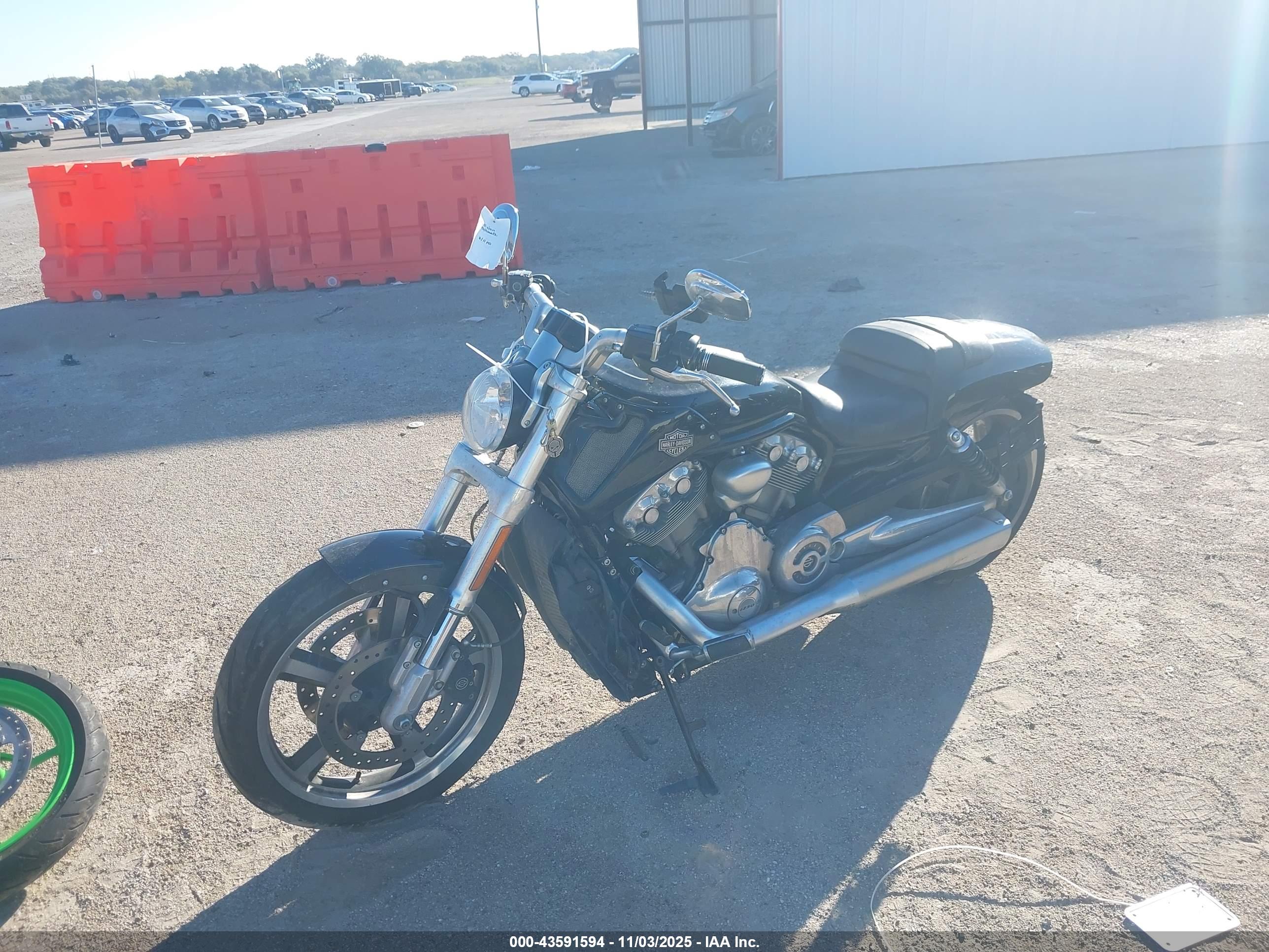 HARLEY-DAVIDSON VRSCF image 2