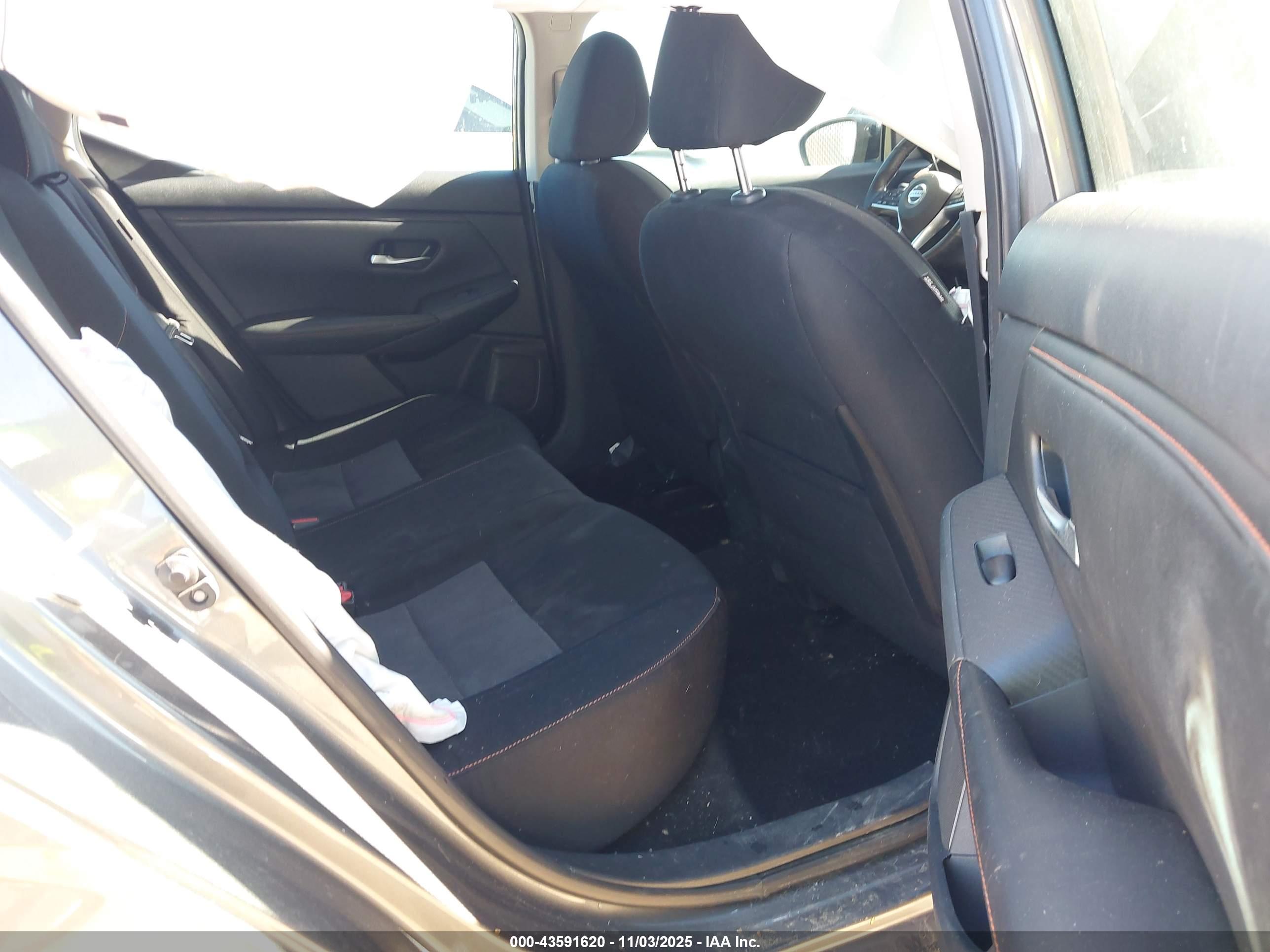 NISSAN SENTRA image 8