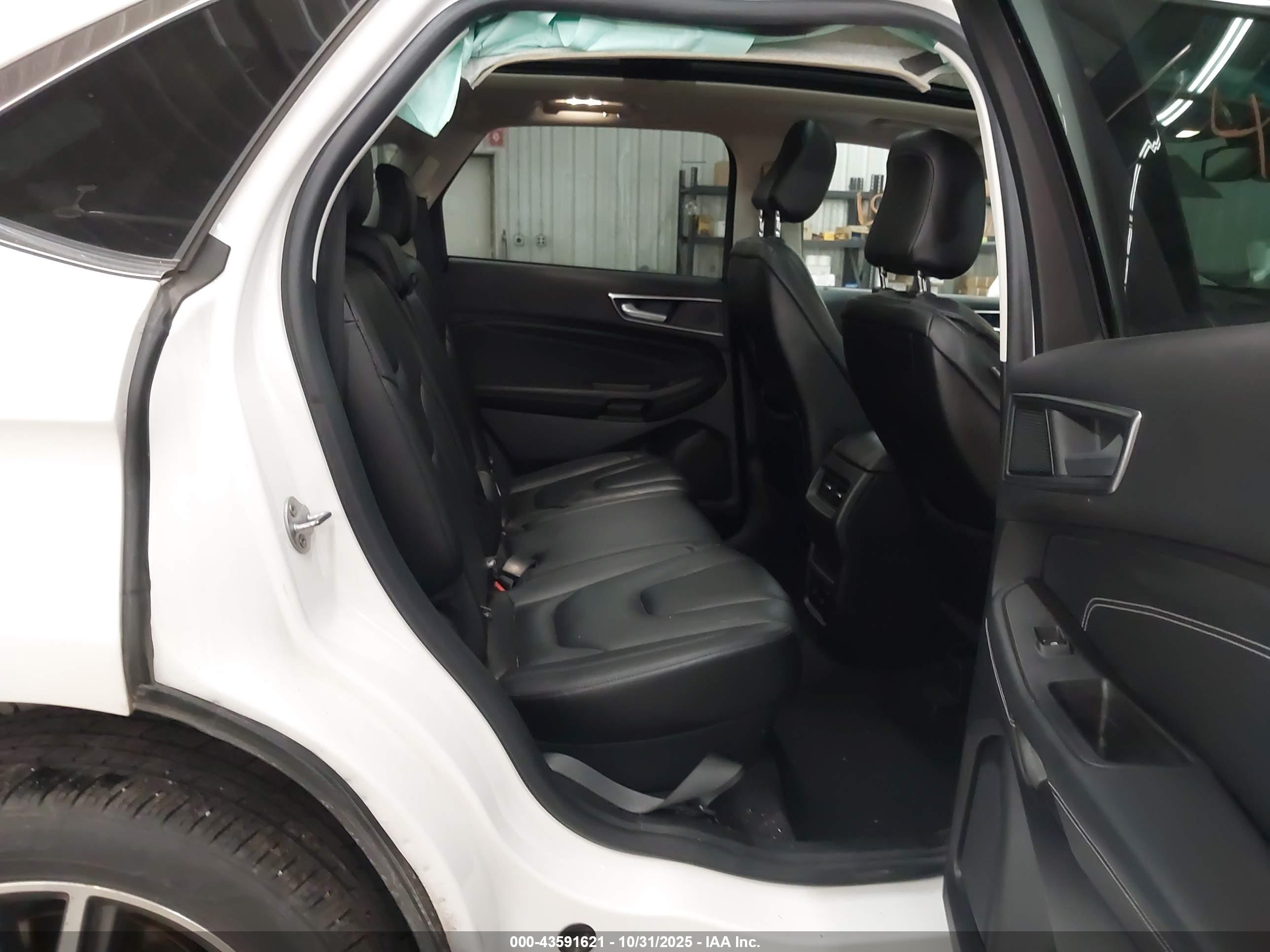 FORD EDGE image 8