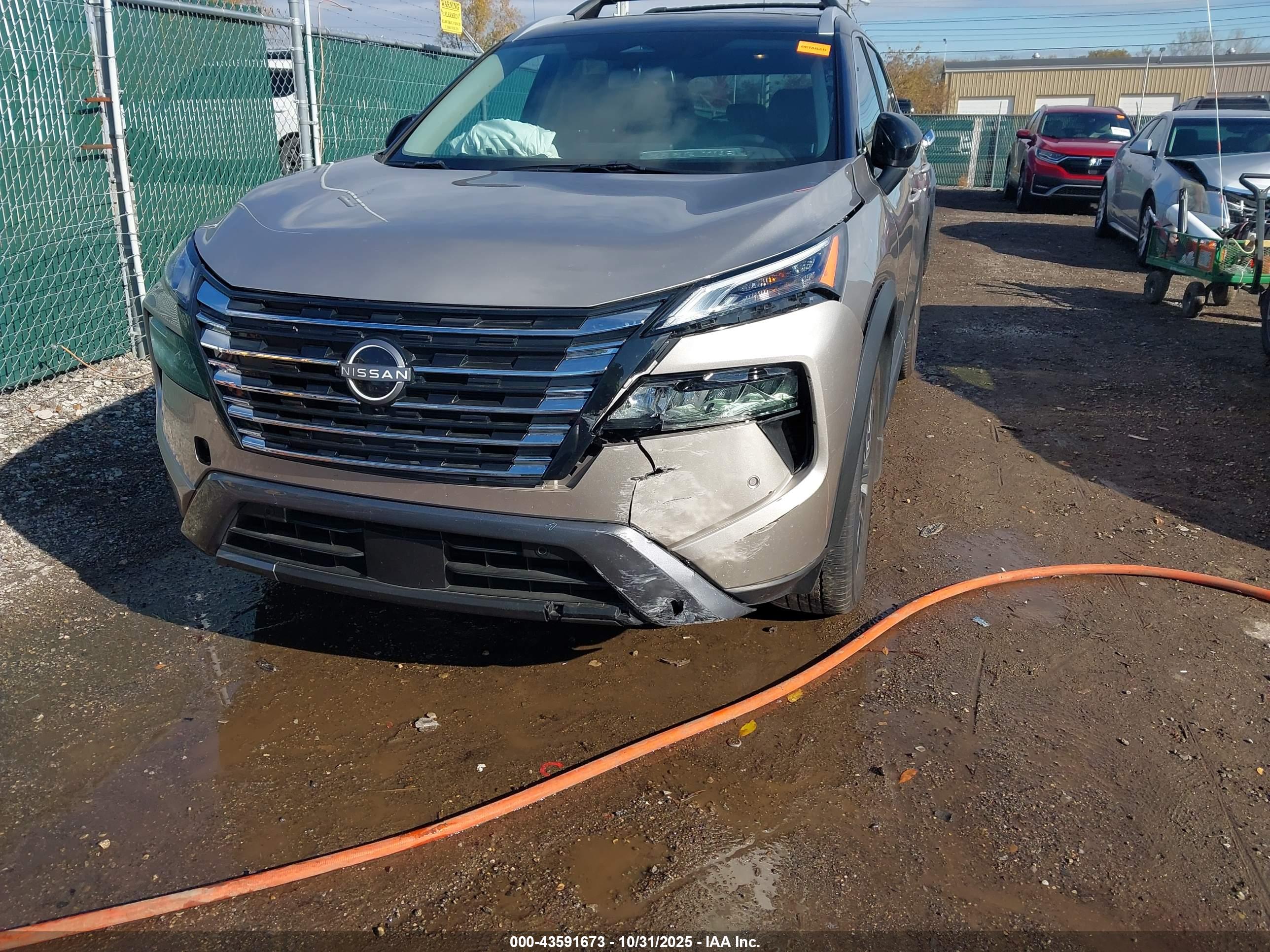 NISSAN ROGUE image 6
