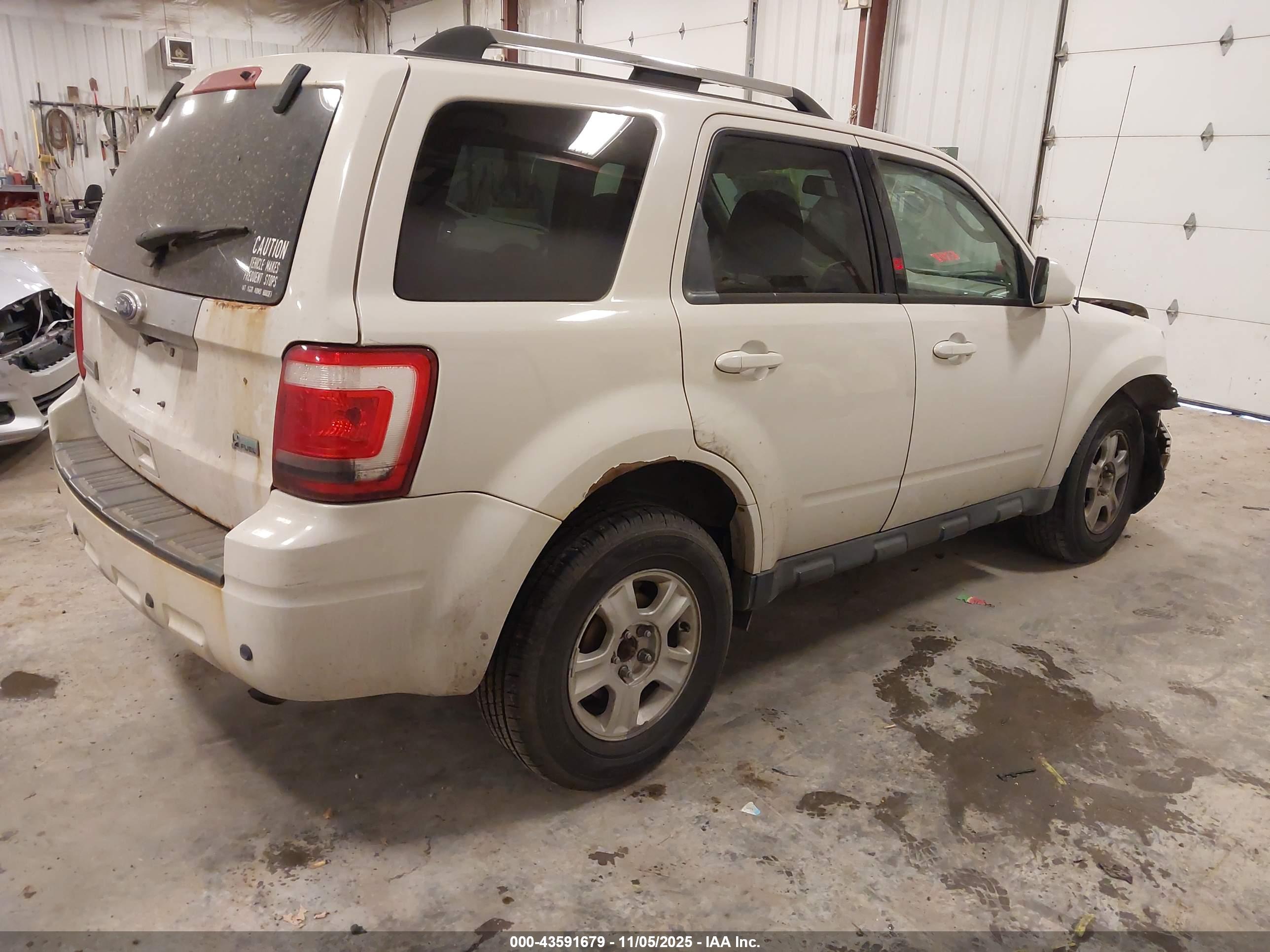 FORD ESCAPE image 4