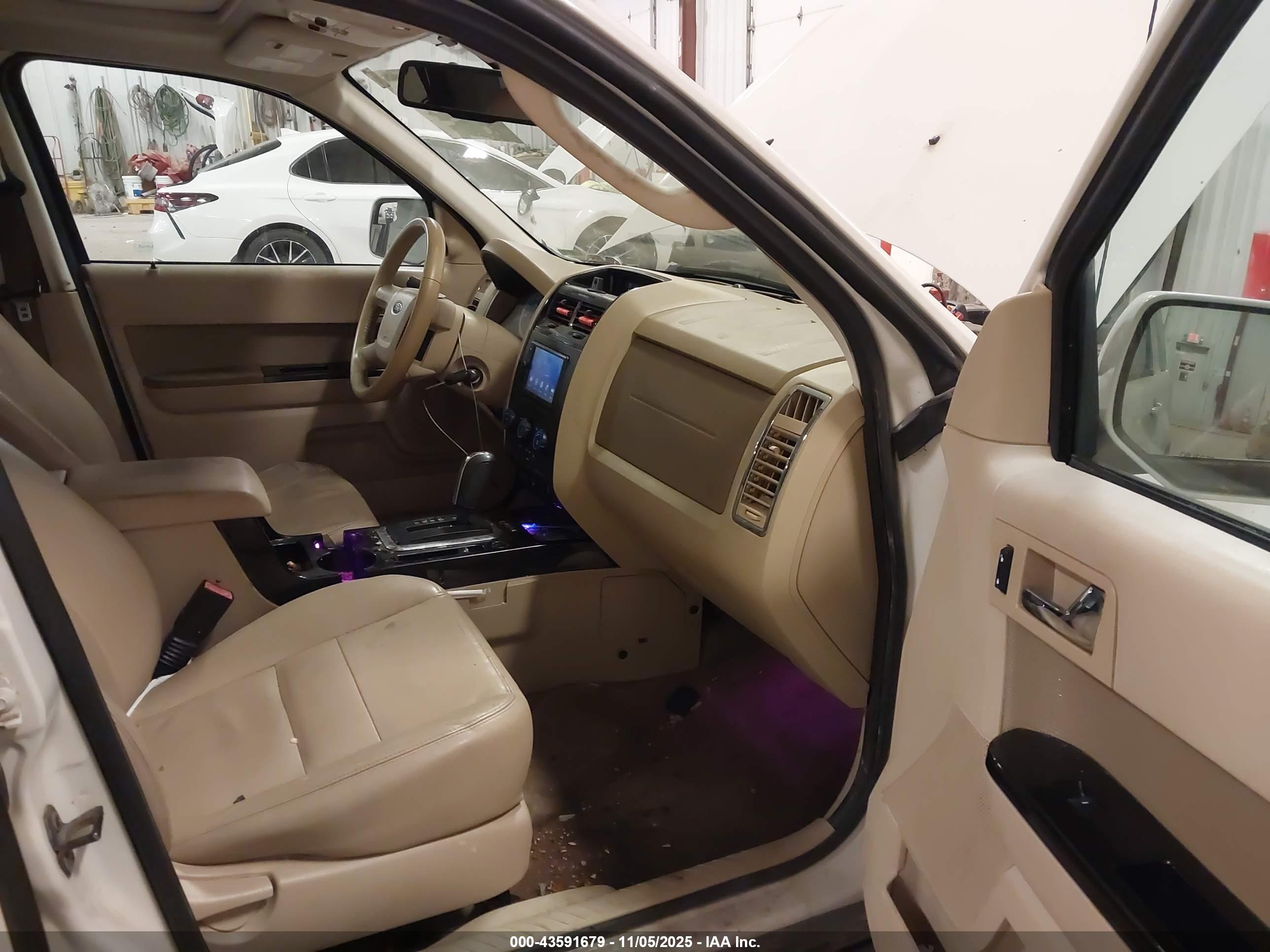 FORD ESCAPE image 5