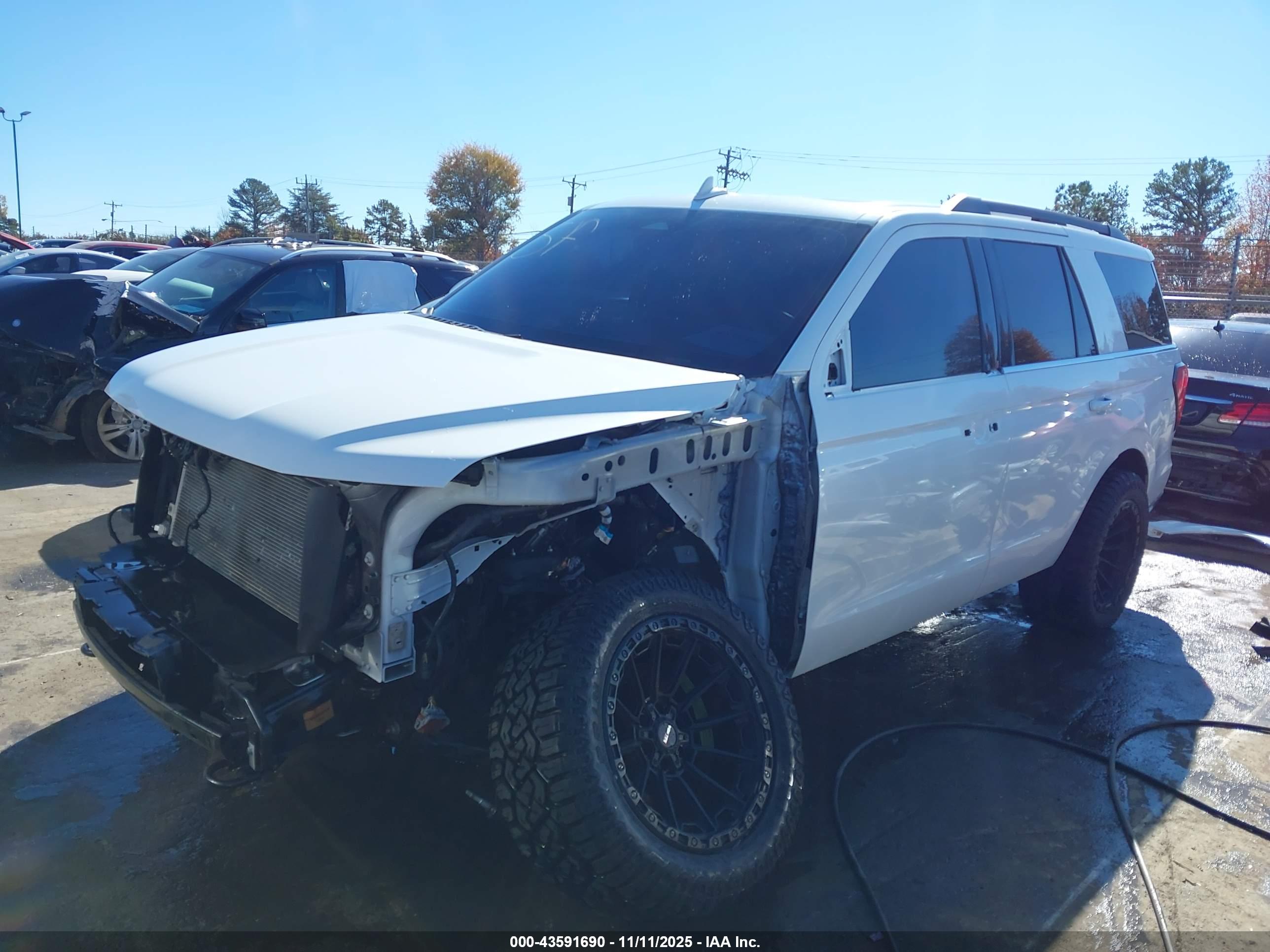 FORD EXPEDITION image 2