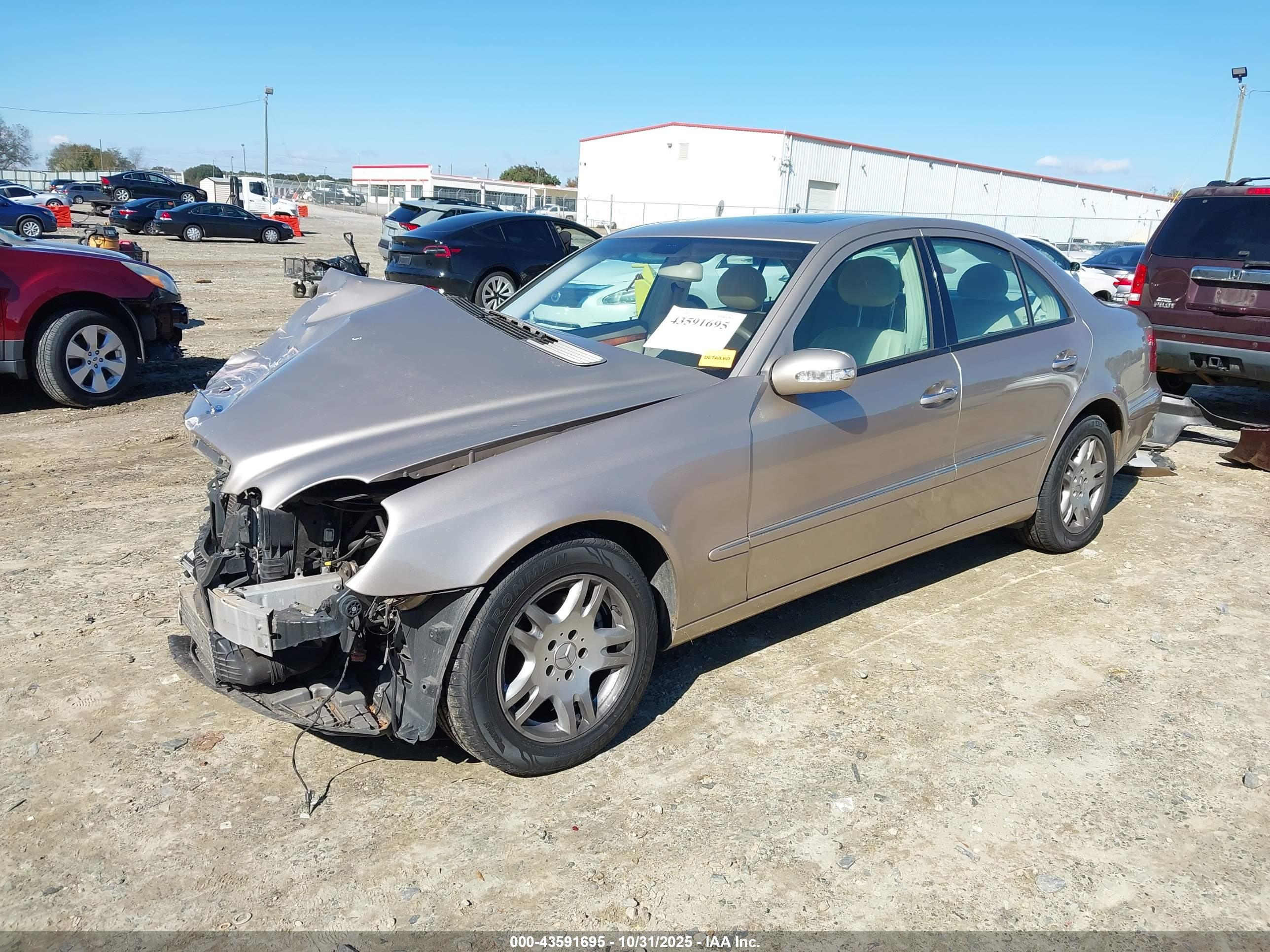 MERCEDES-BENZ E image 2