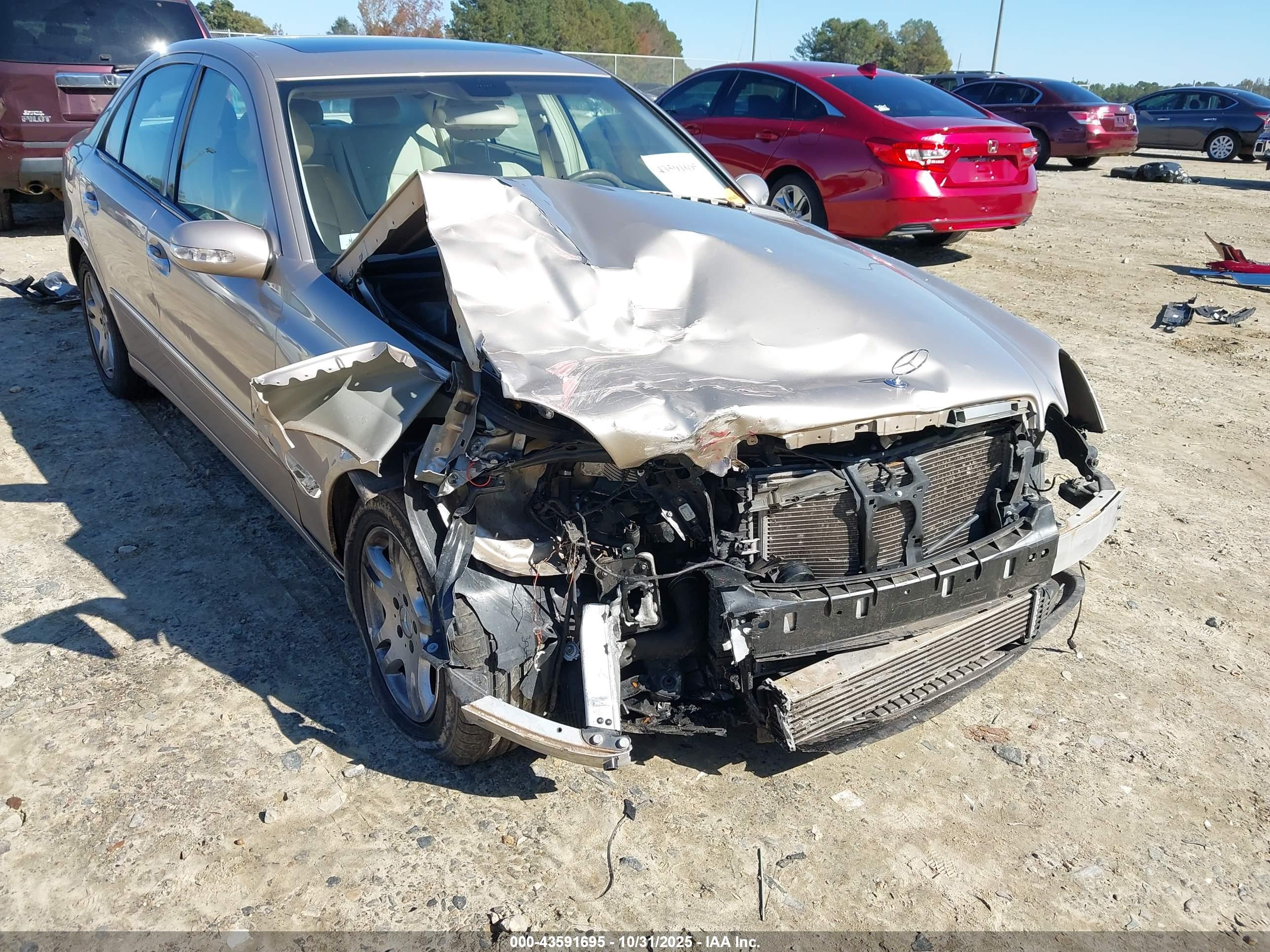 MERCEDES-BENZ E image 6