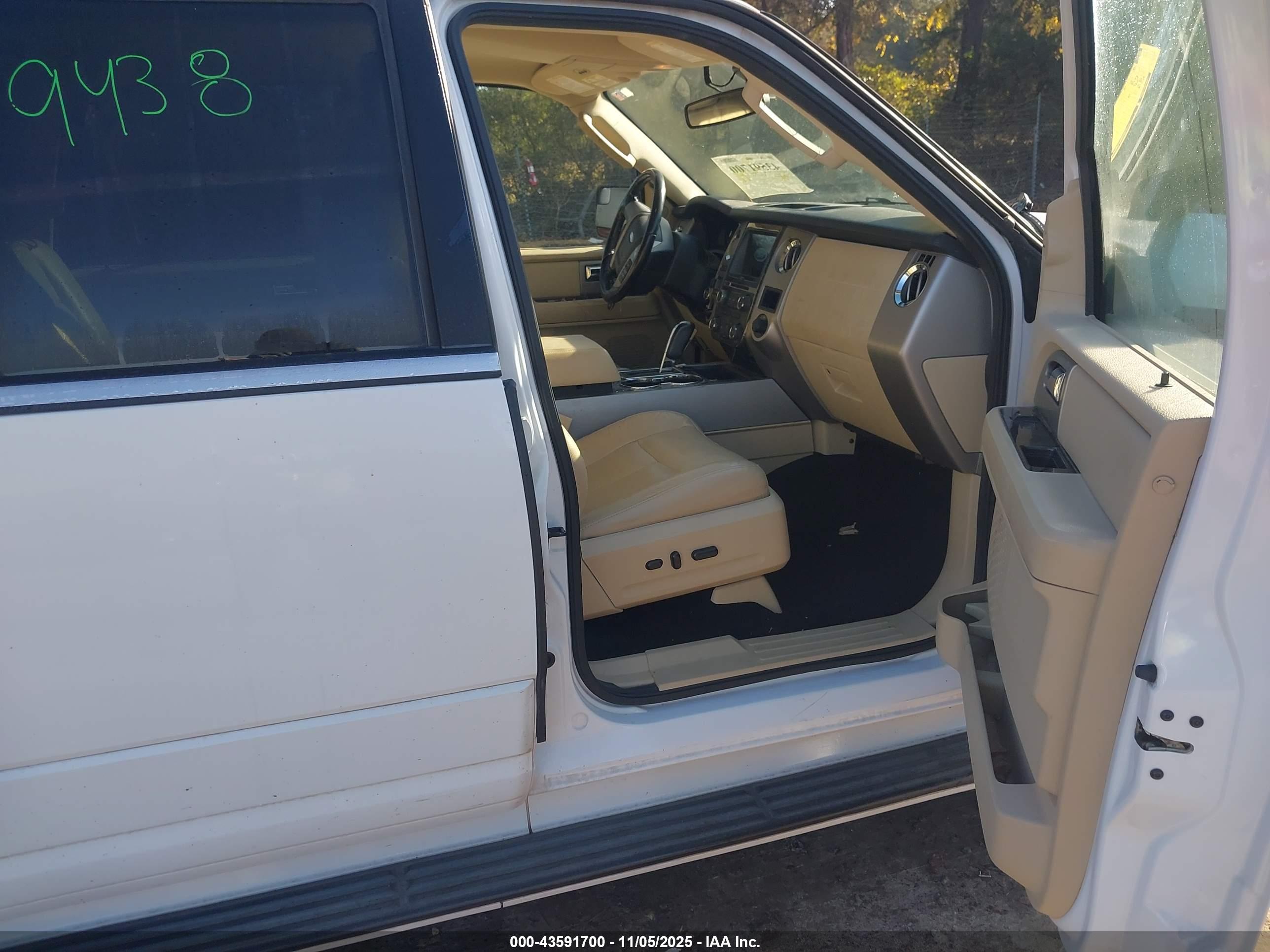 FORD EXPEDITION image 5