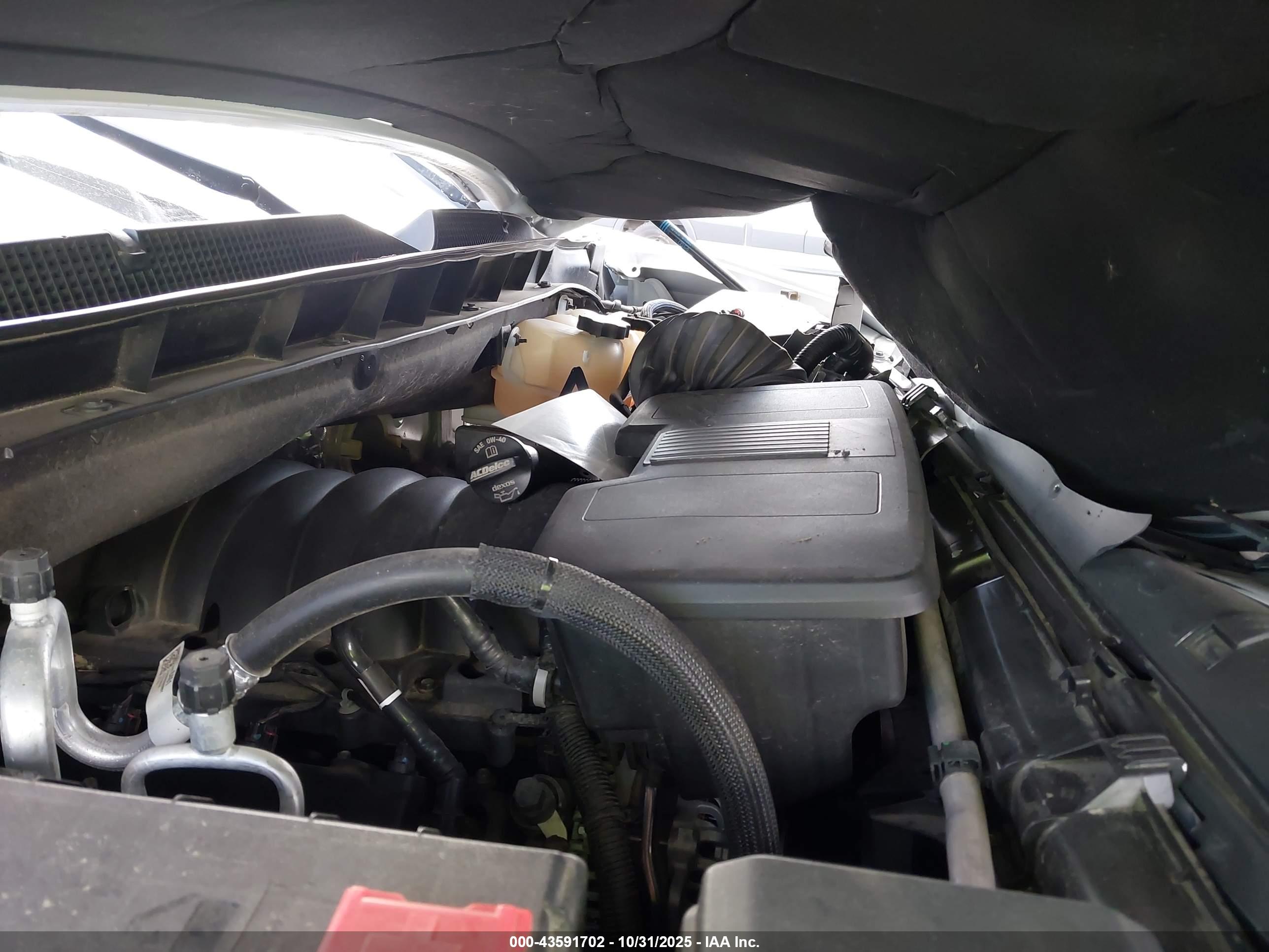 CHEVROLET TAHOE image 10