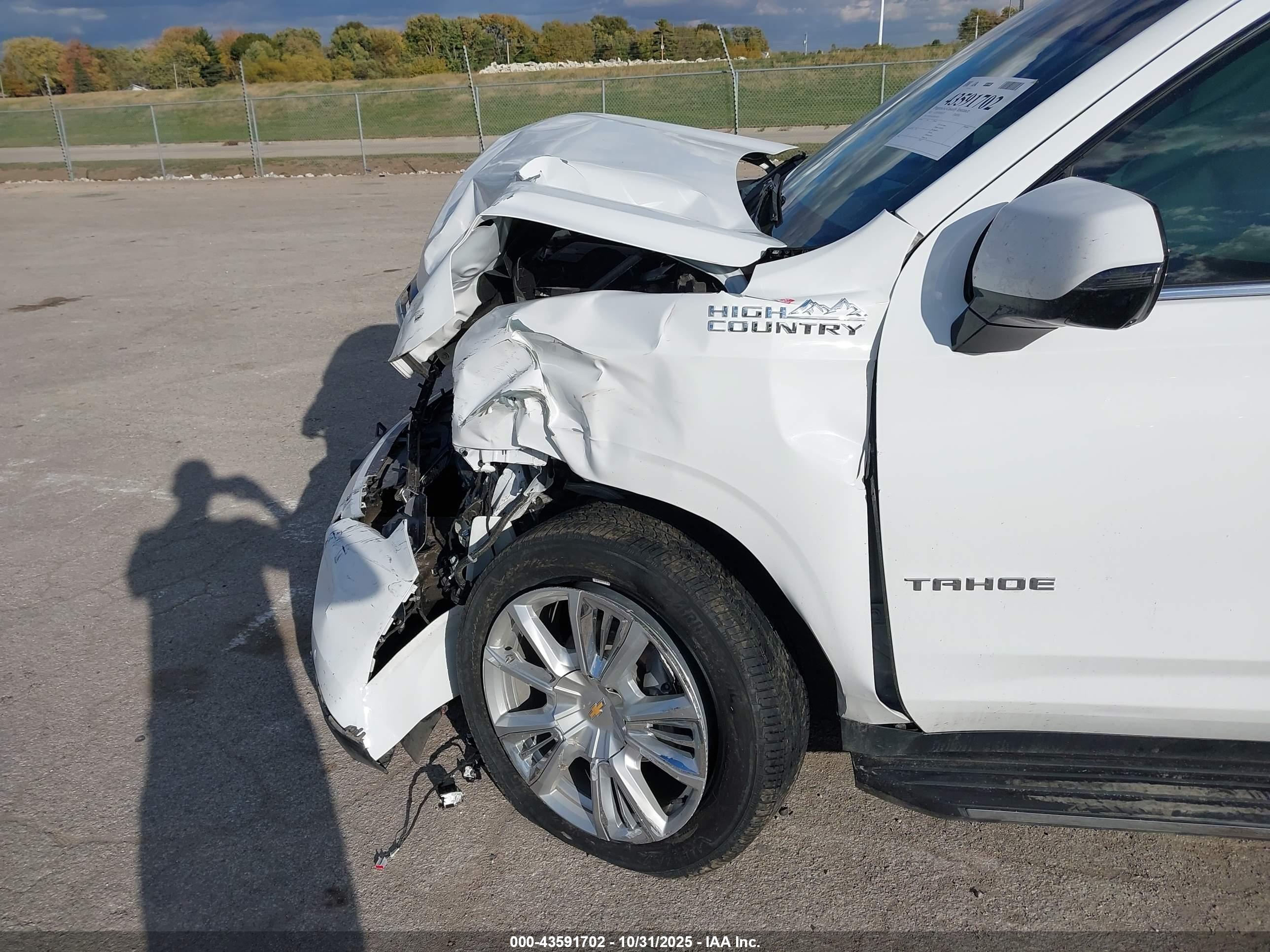 CHEVROLET TAHOE image 6