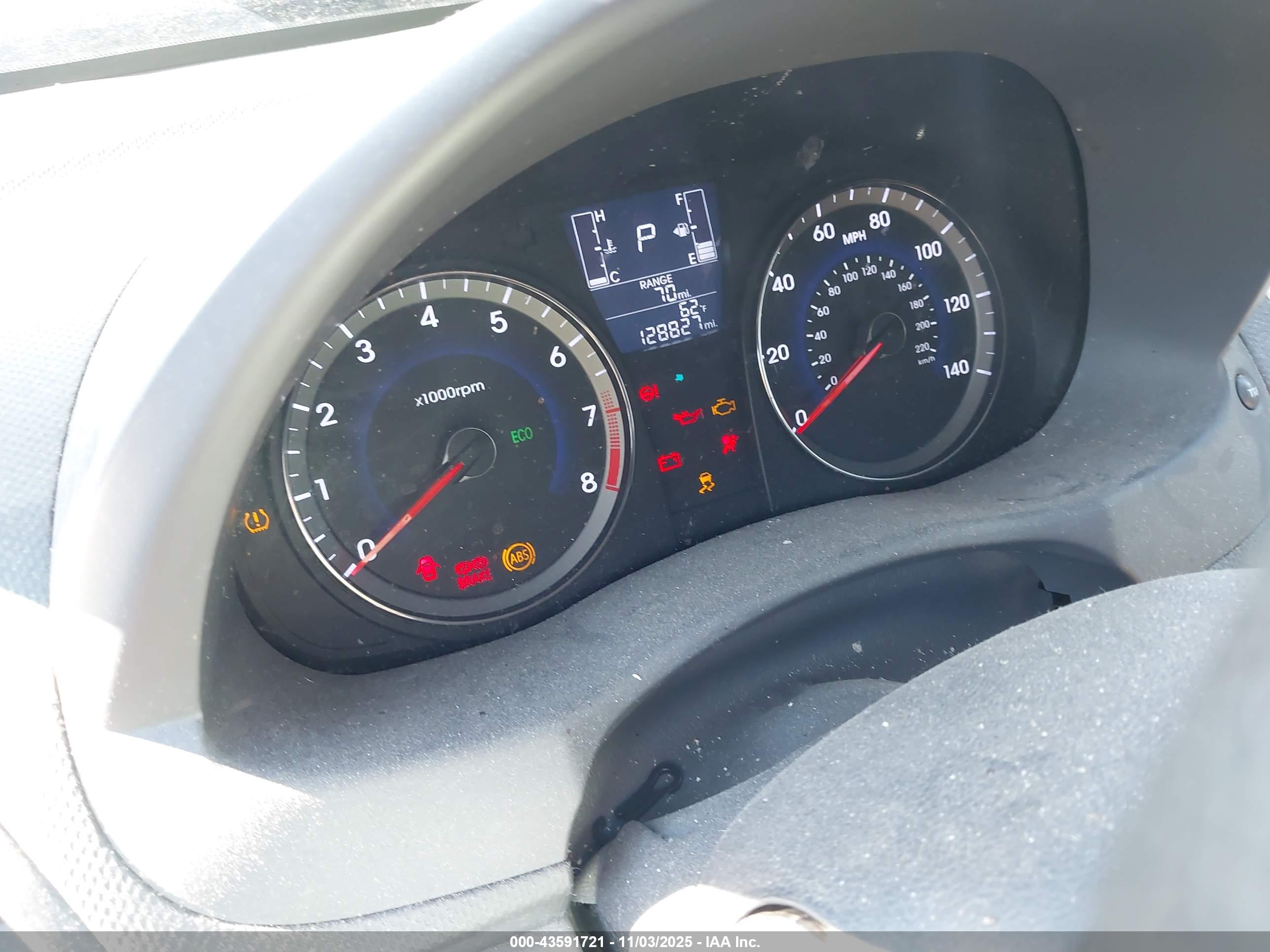 HYUNDAI ACCENT image 7