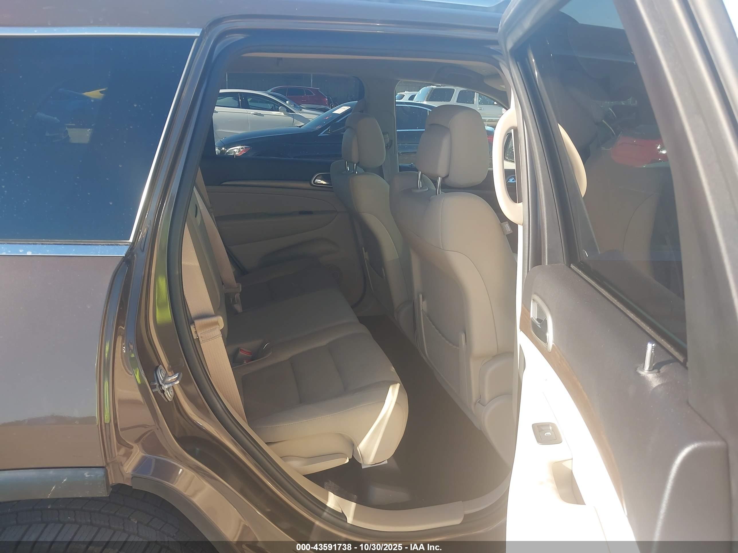 JEEP GRAND image 8
