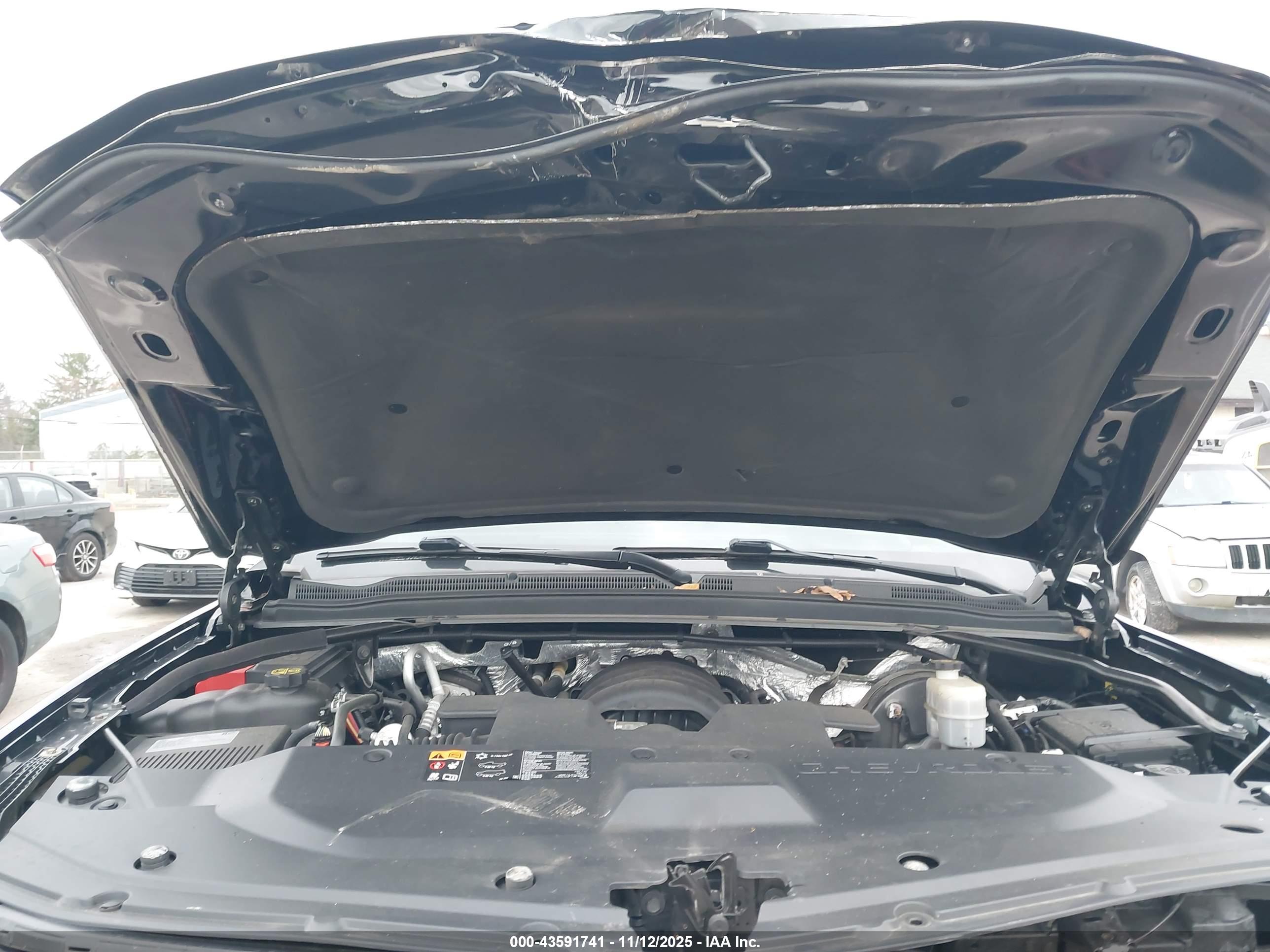 CHEVROLET TAHOE image 10