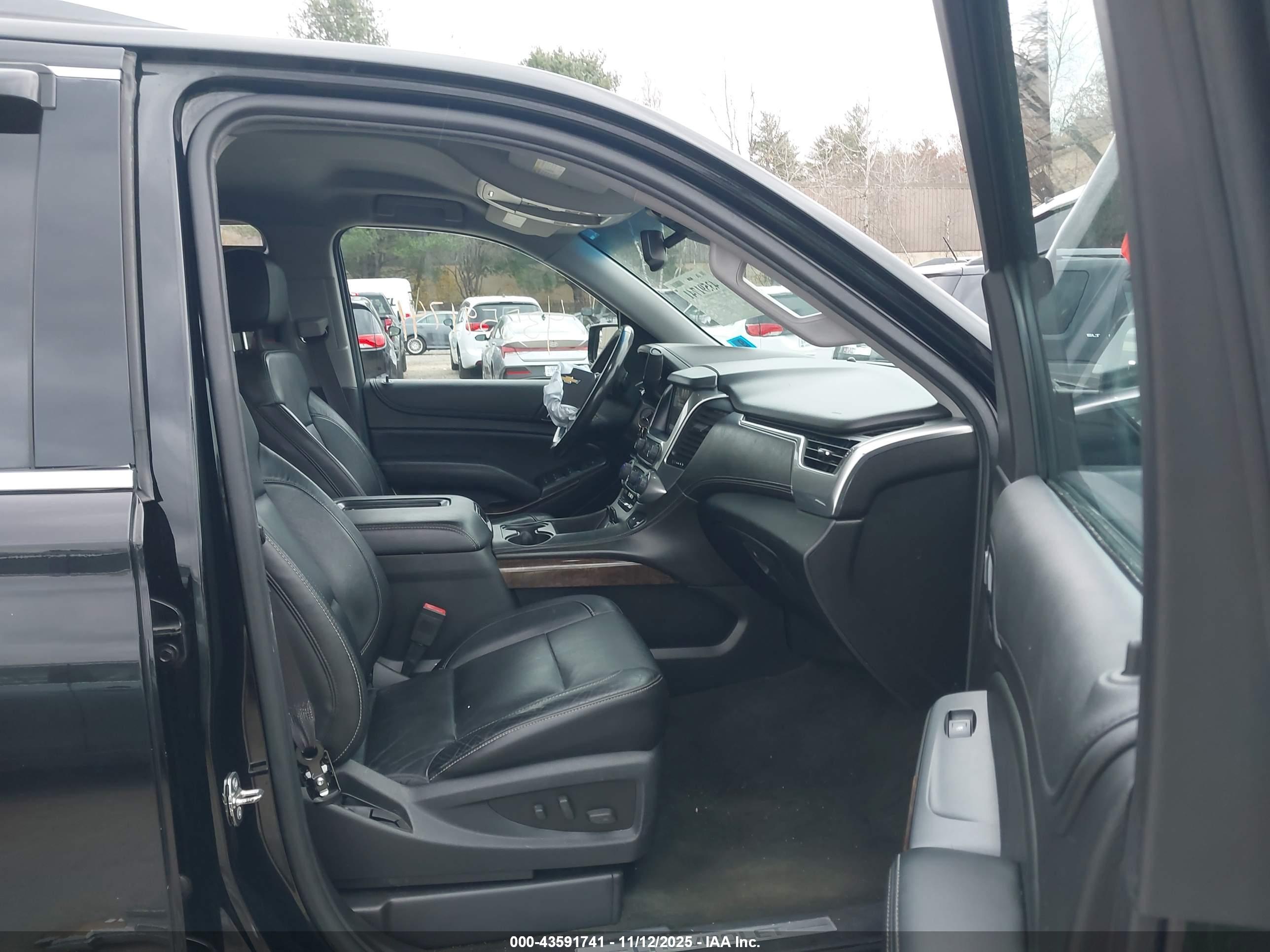 CHEVROLET TAHOE image 5